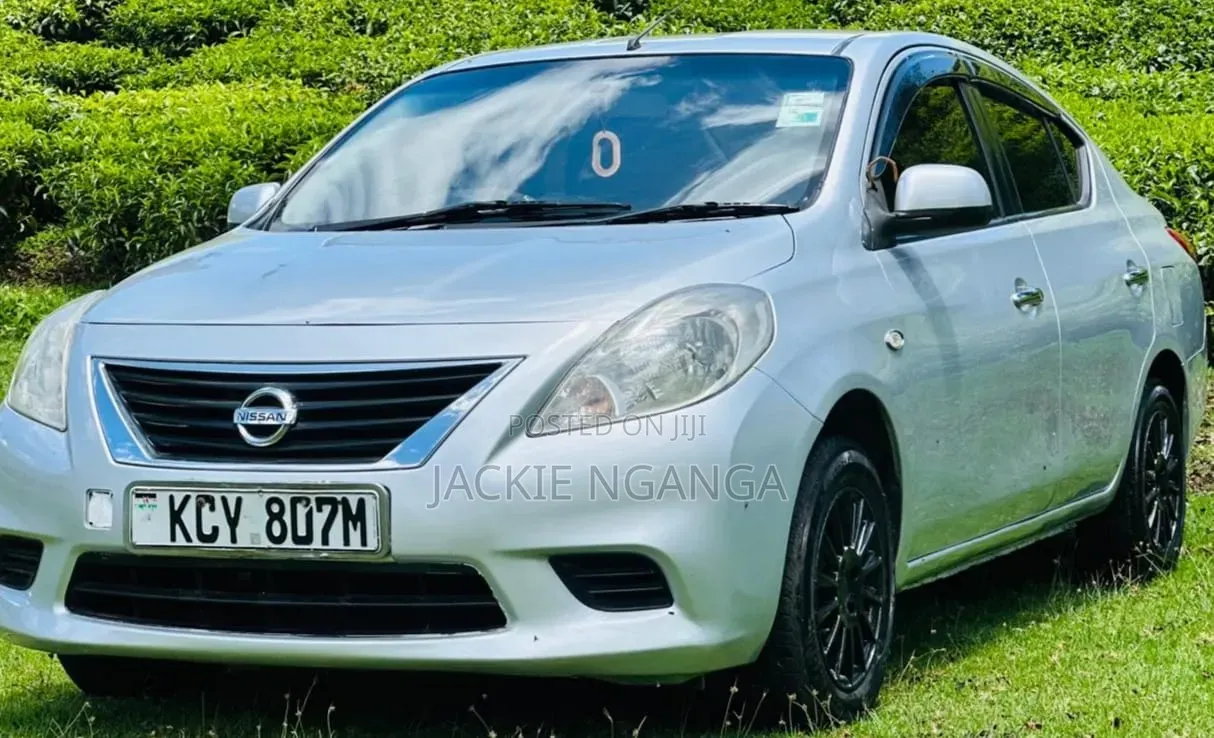 Nissan Latio 1.2 2013 Silver