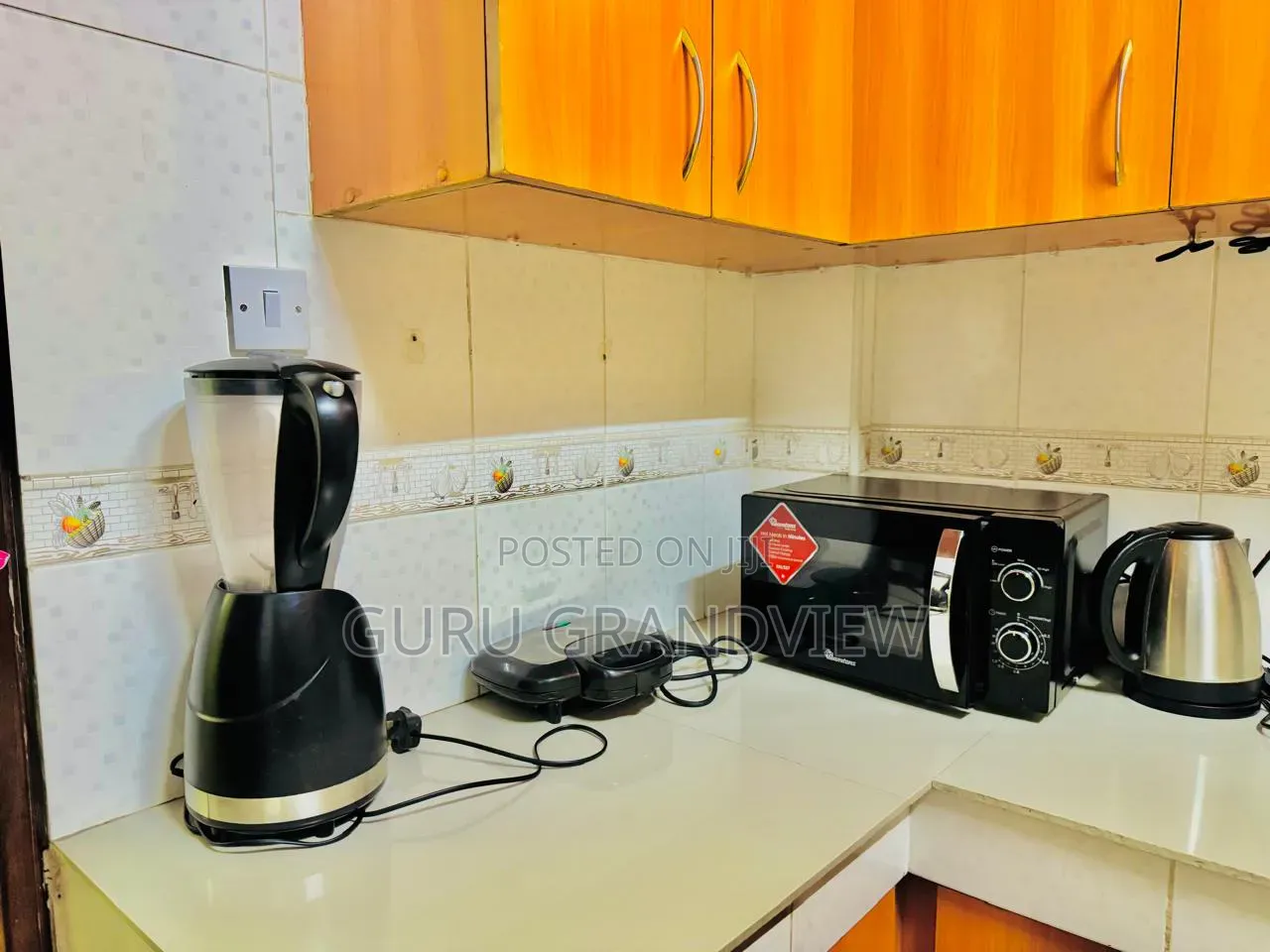 Roasters Modern 1 2br Airbnb