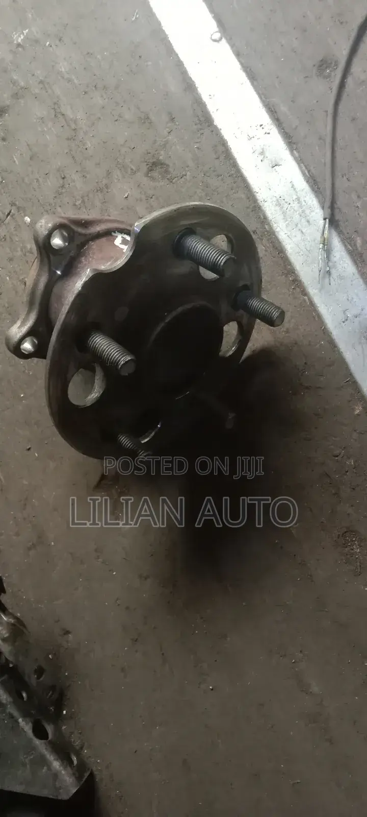 Toyota Voxy/Noah Rear Wheelhub