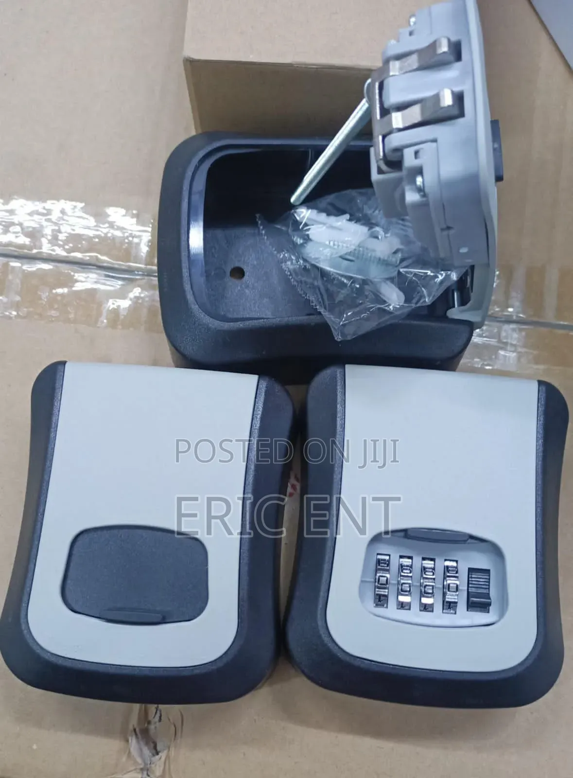 Wall Mounted Key Lock Box Full Metallic 4 Digit Combination Key Safe