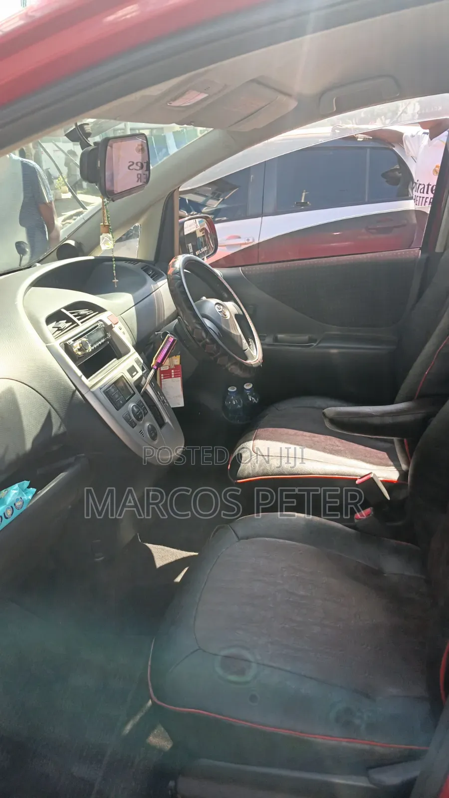 Toyota Ractis 2012 Red