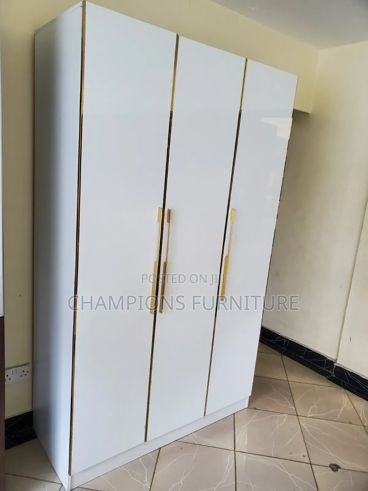 White Elegant Wardrobe