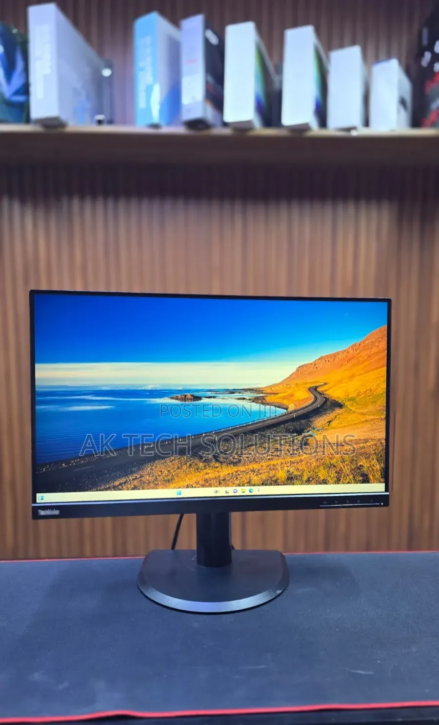 LENOVO MonitorModelThinkVision T24i-20
Size:24 Inch