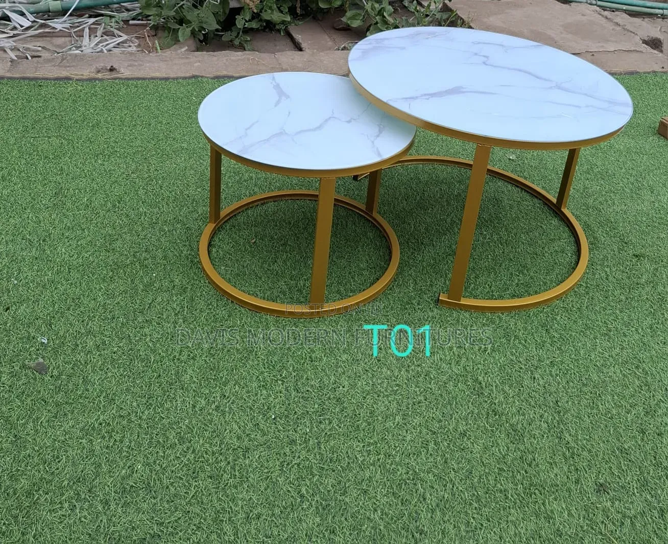 Round Nesting Coffee Table