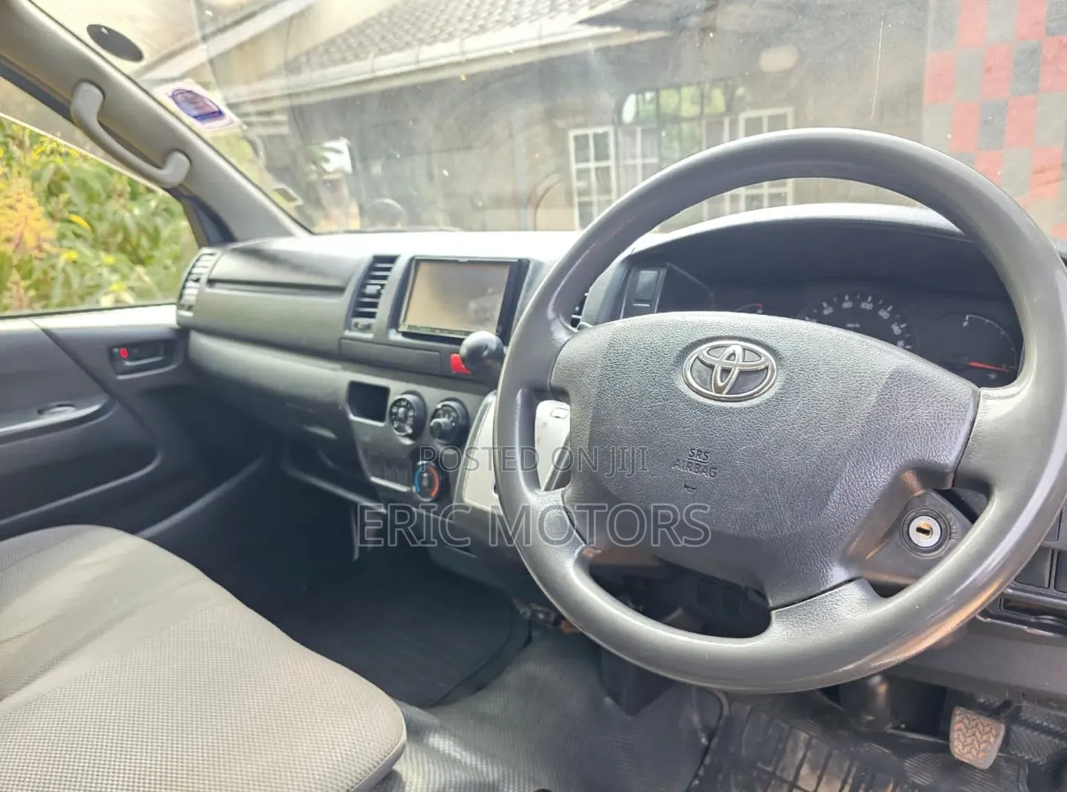 Toyota HiAce 2014 White