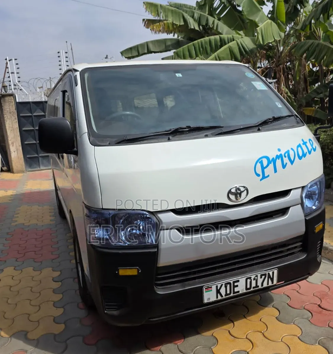 Toyota HiAce 2014 White