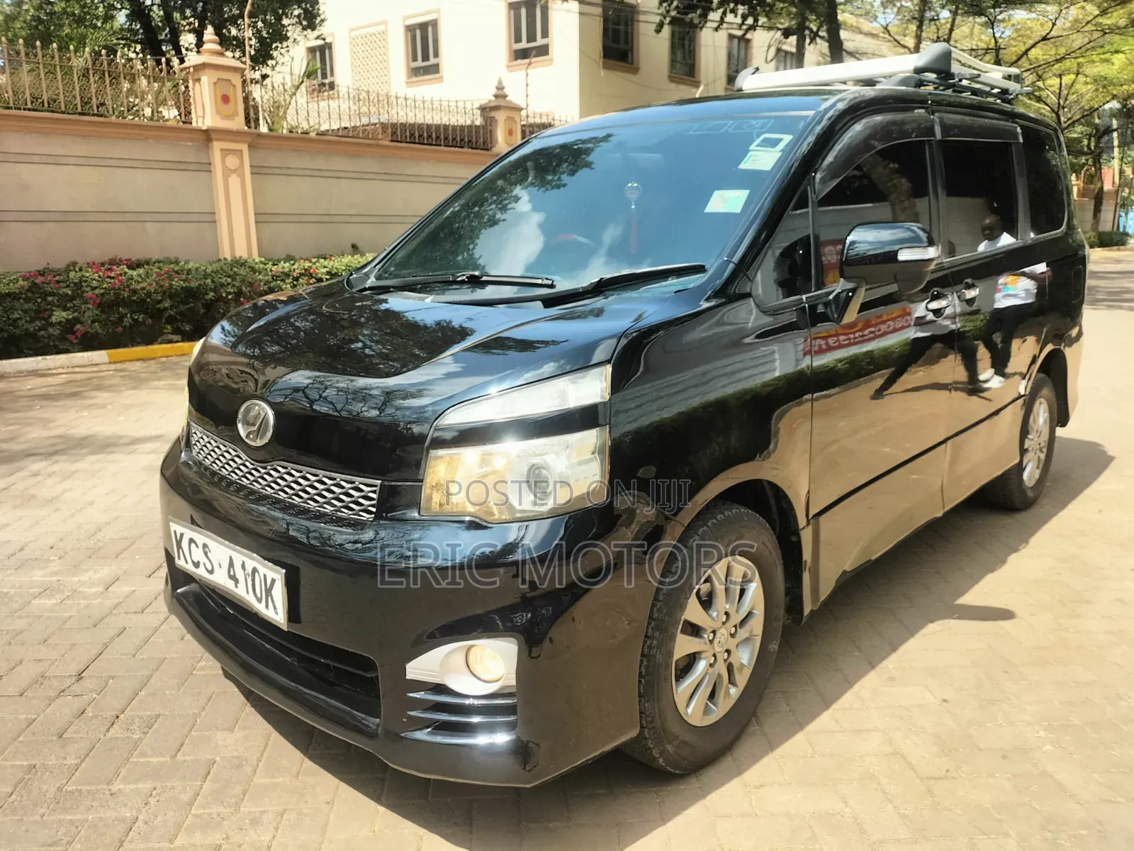 Toyota Voxy 2011 Black