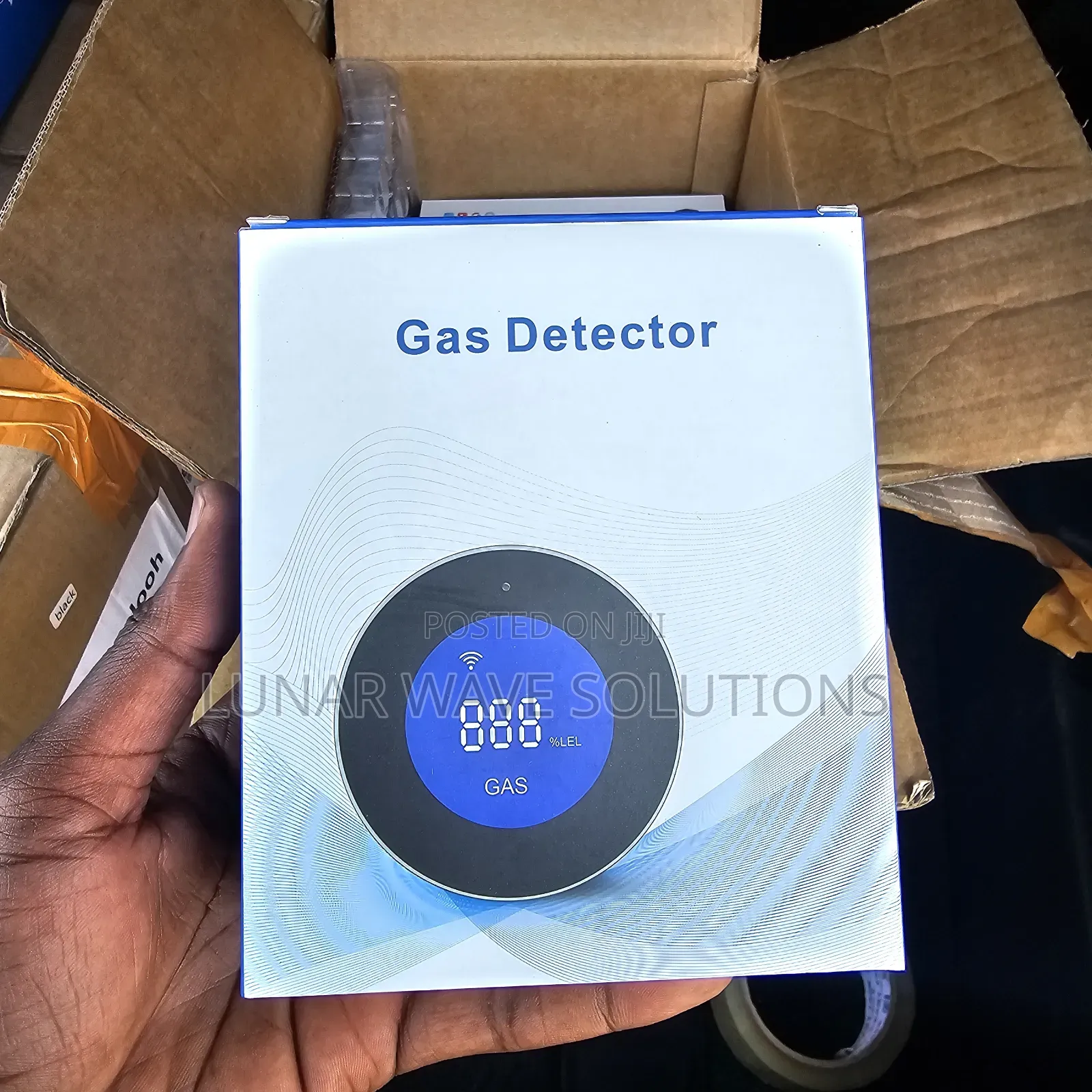 Automatic Phone Gas Leakage Detectors With Push Notification
