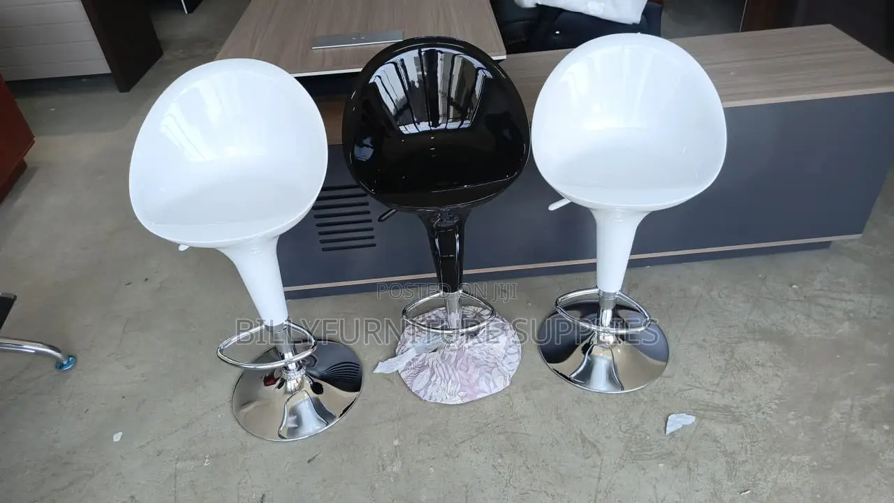 Modern Adjustable Bar Stool Nairobi – Swivel Kitchen Café Chair