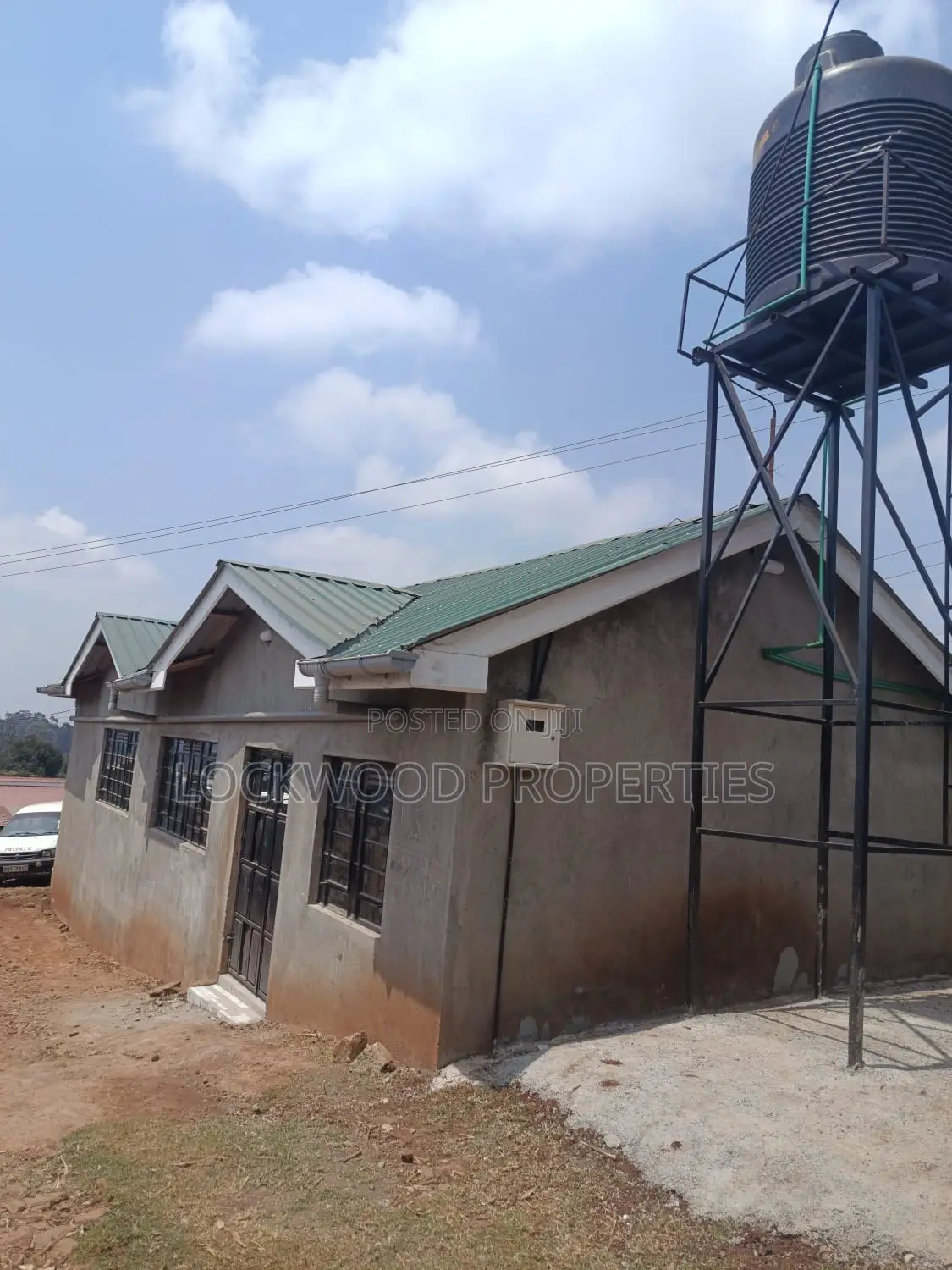 2bdrm Bungalow in Zambezi for rent