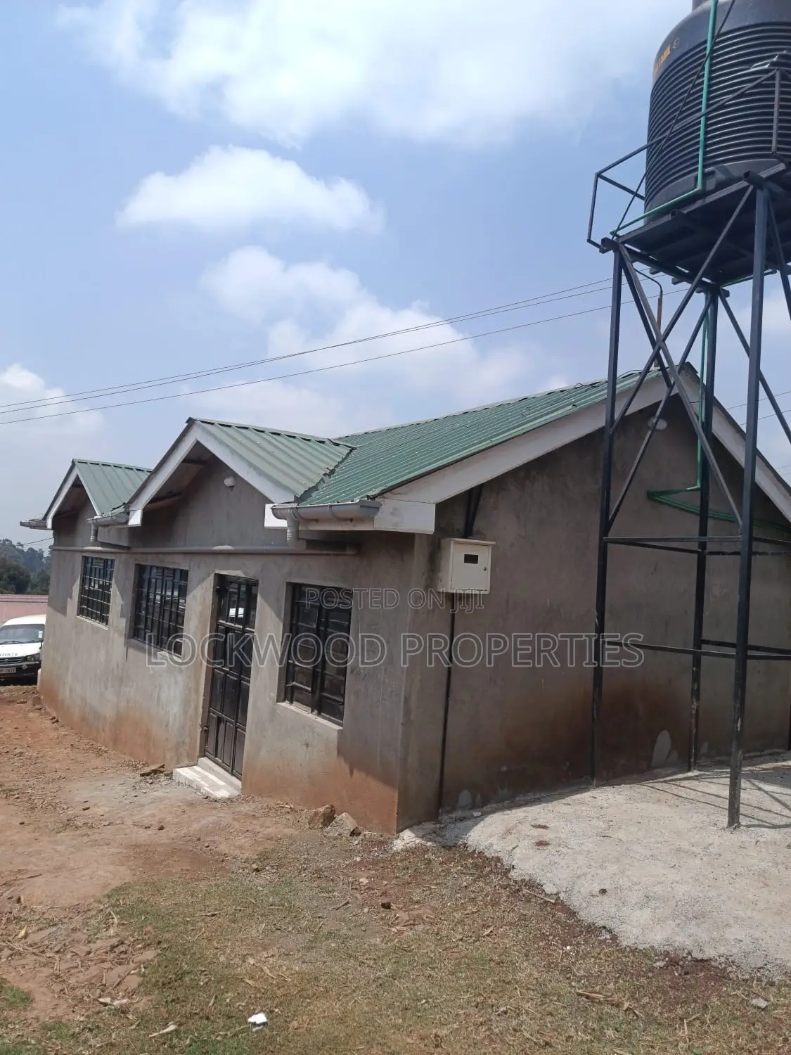2bdrm Bungalow in Zambezi for rent