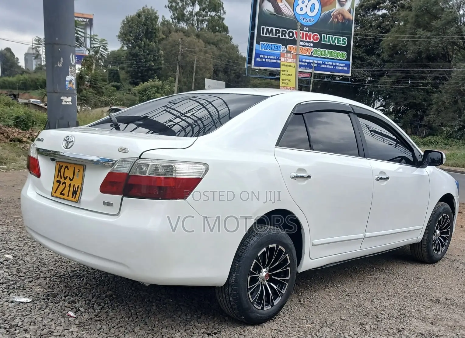 Toyota Premio 2.0 FWD 2013 White