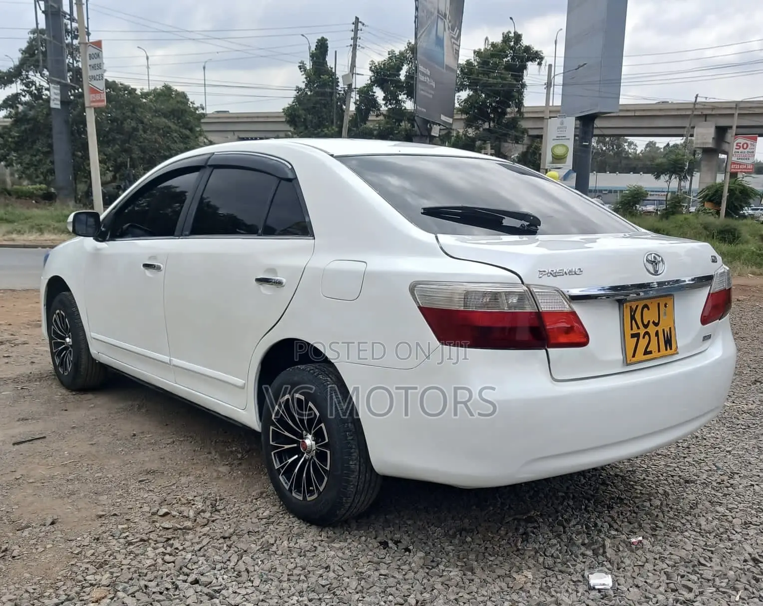 Toyota Premio 2.0 FWD 2013 White