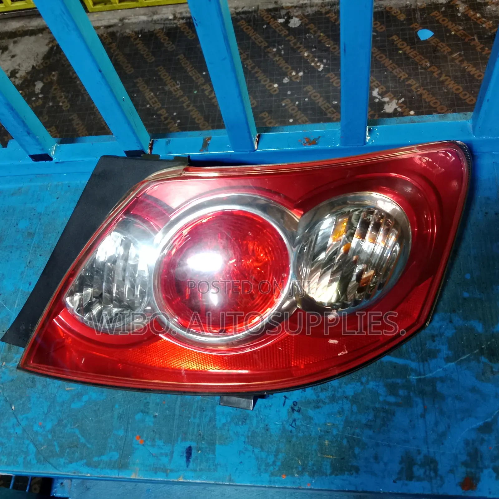 Toyota Mark X 2008 Taillight.
