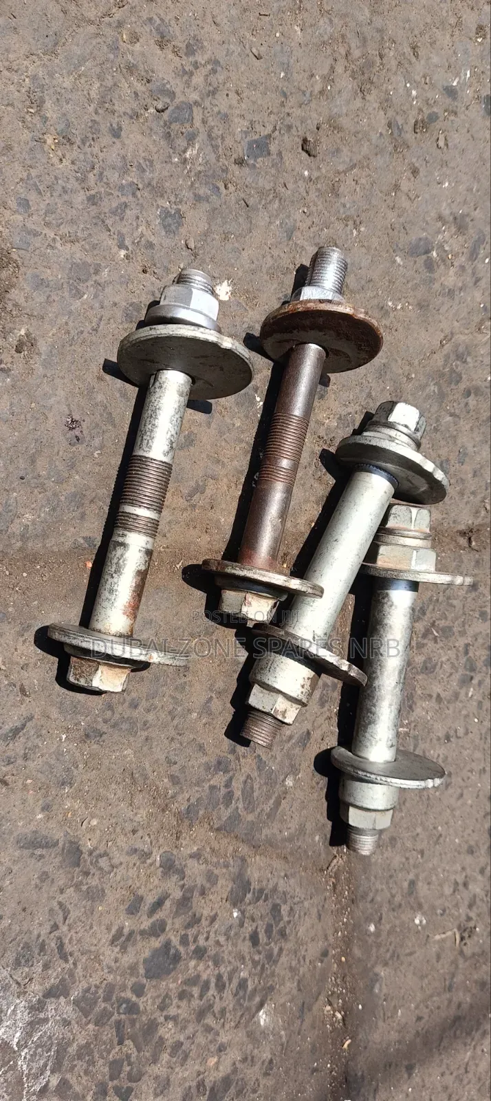 V8 200-Series Caber Bolts.