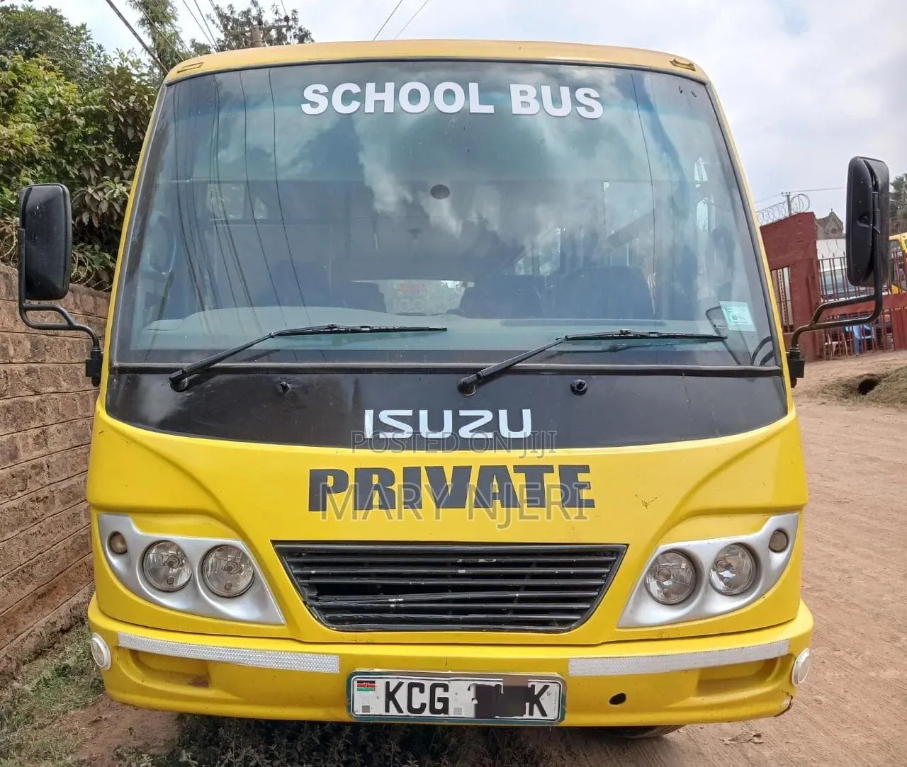 Isuzu NQR 2015 Yellow