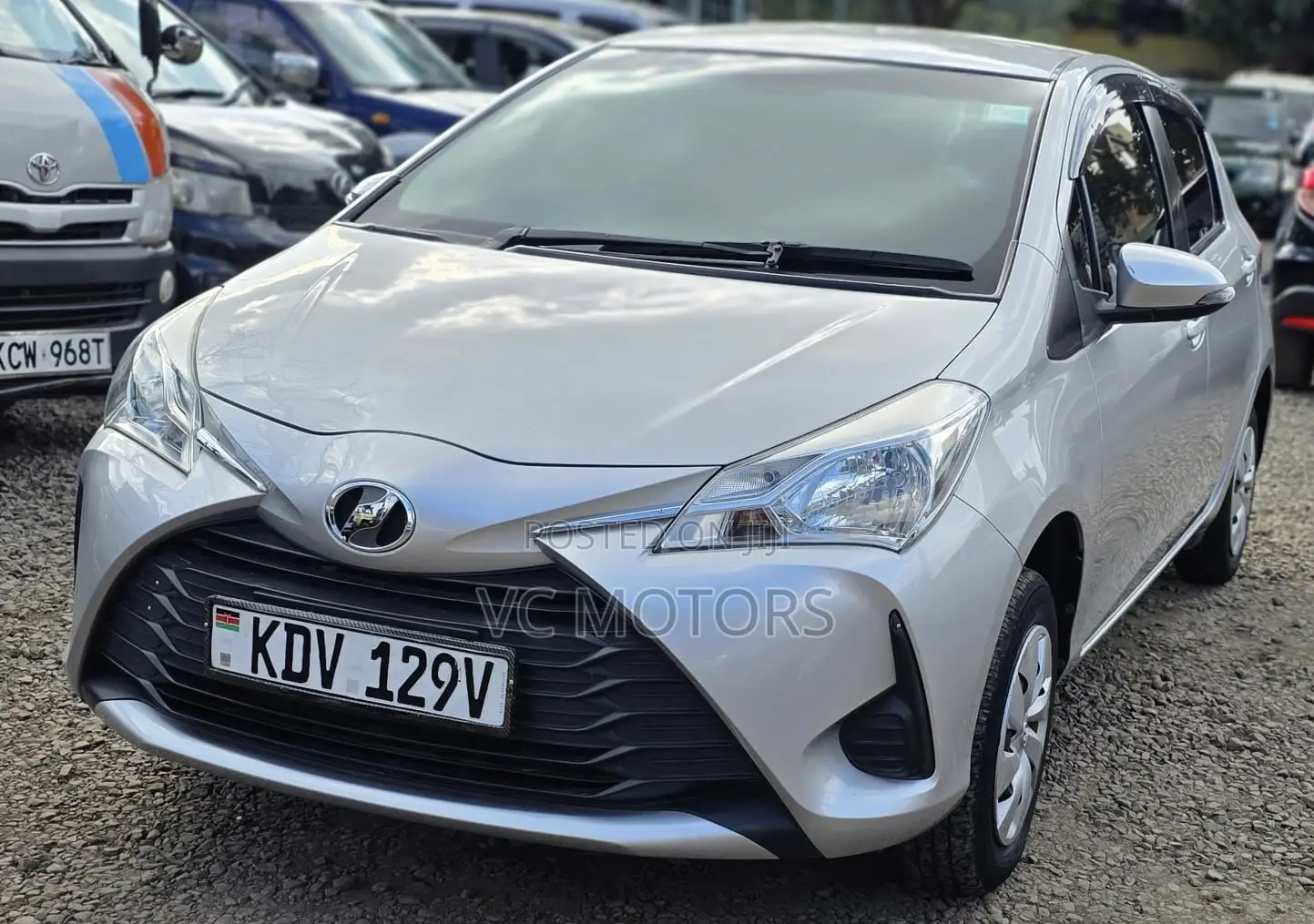 Toyota Vitz 1.0 FWD 5dr 2018 Silver