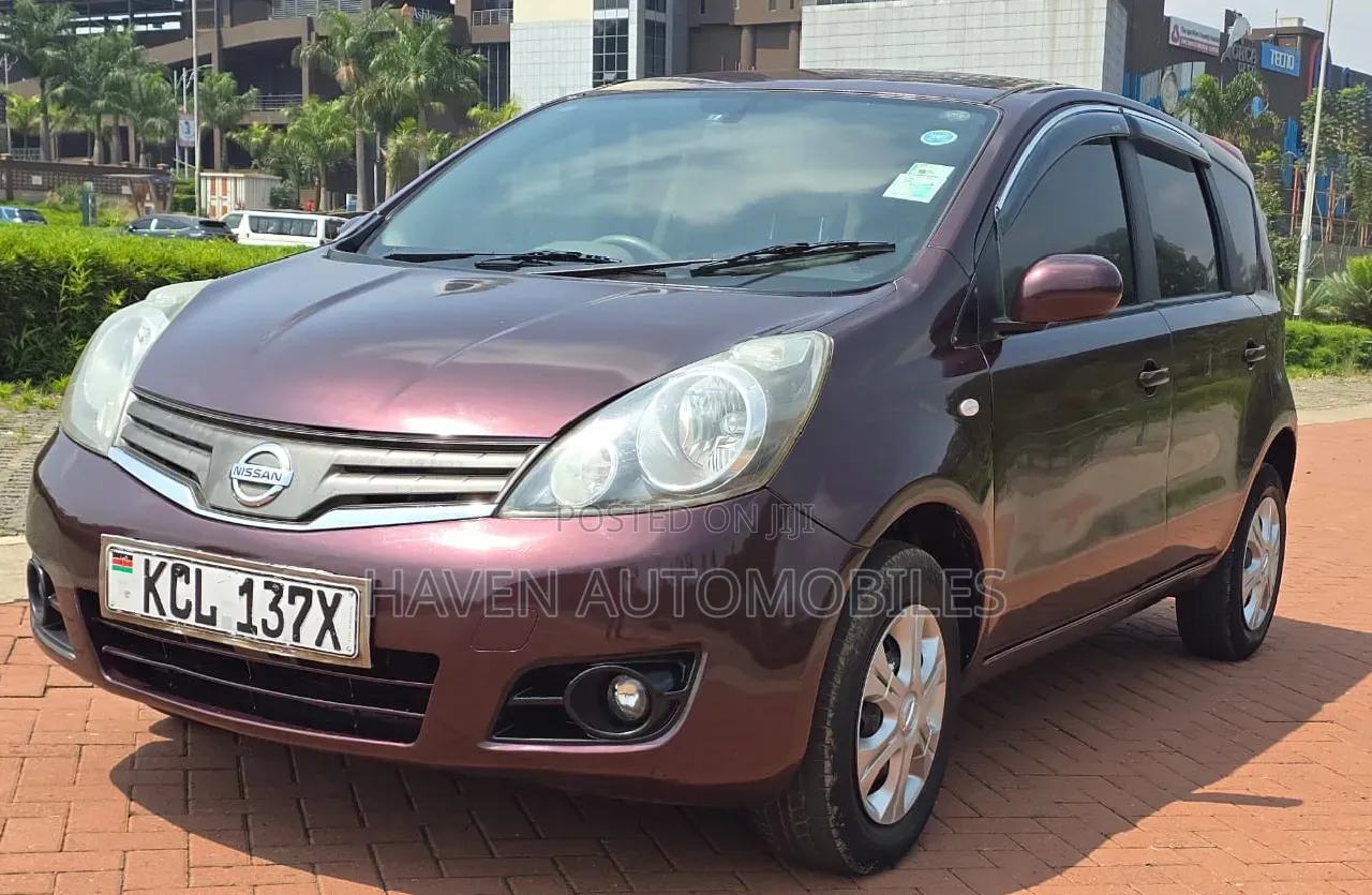 Nissan Note 2011 Maroon
