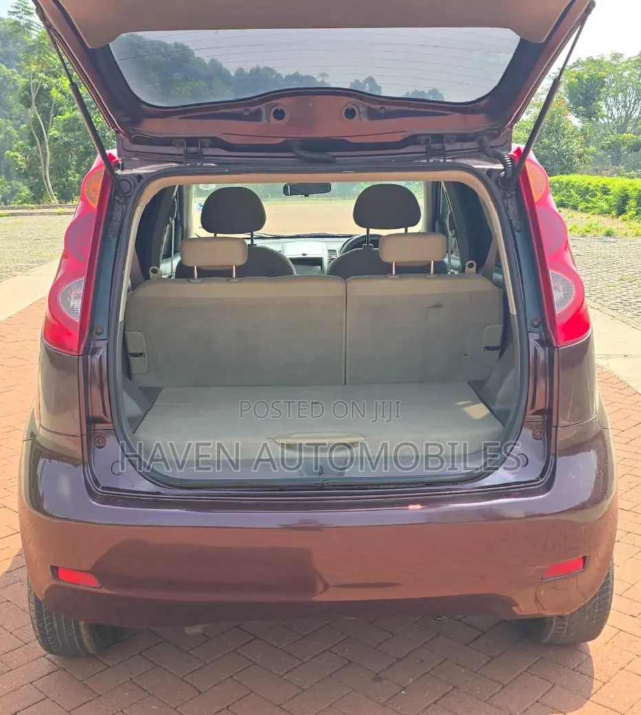 Nissan Note 2011 Maroon
