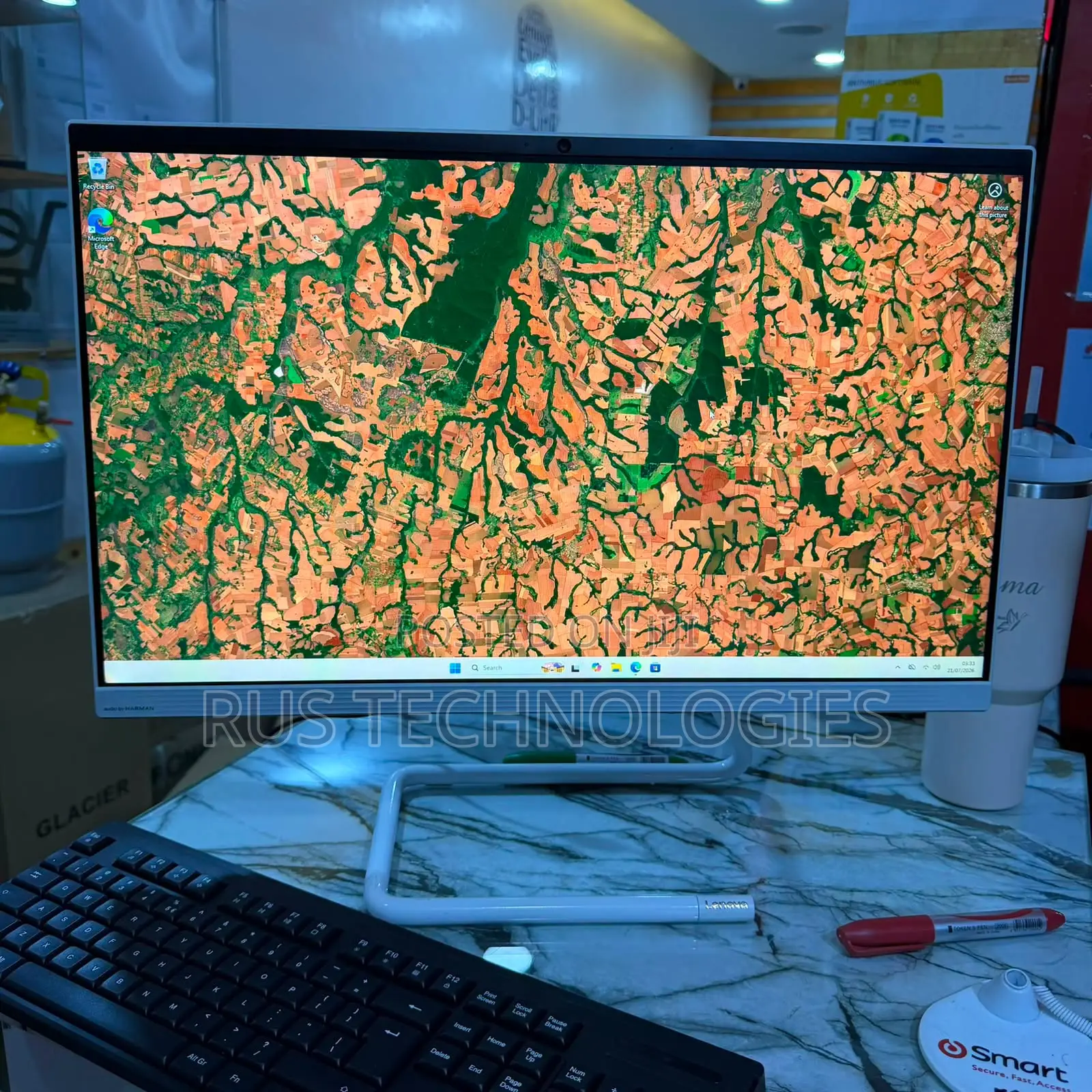 Lenovo ideacentre AIO 330 8GB Intel Core i5 HDD+SSD 256GB