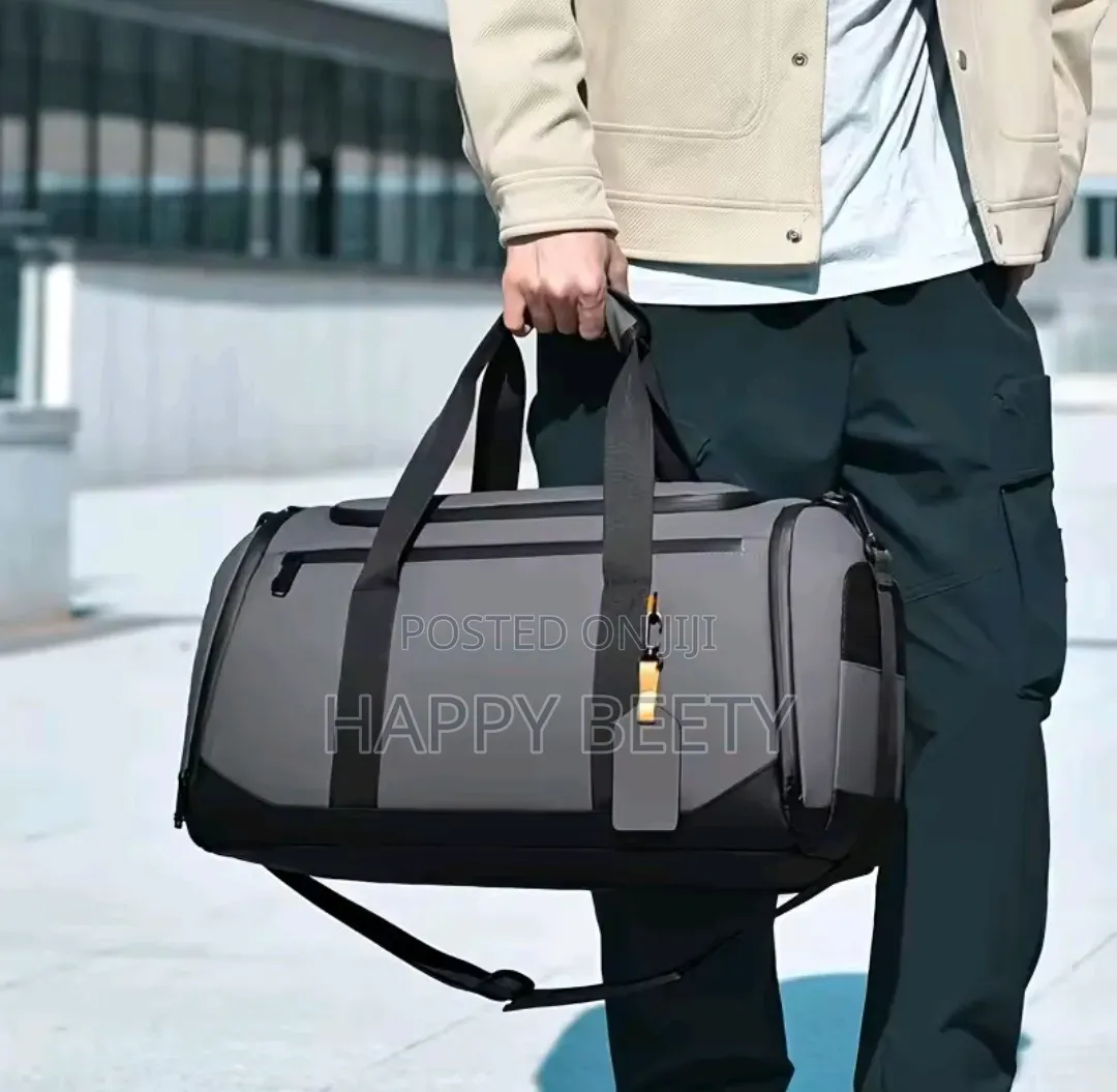 Polished Durable Stylish Duffle Bag With Separate Shoe Compartment