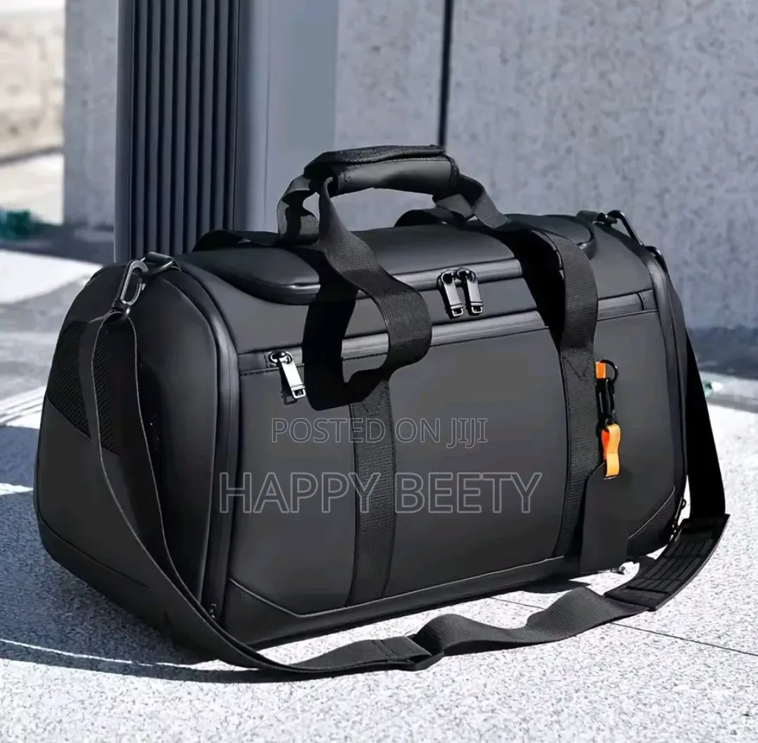 Polished Durable Stylish Duffle Bag With Separate Shoe Compartment