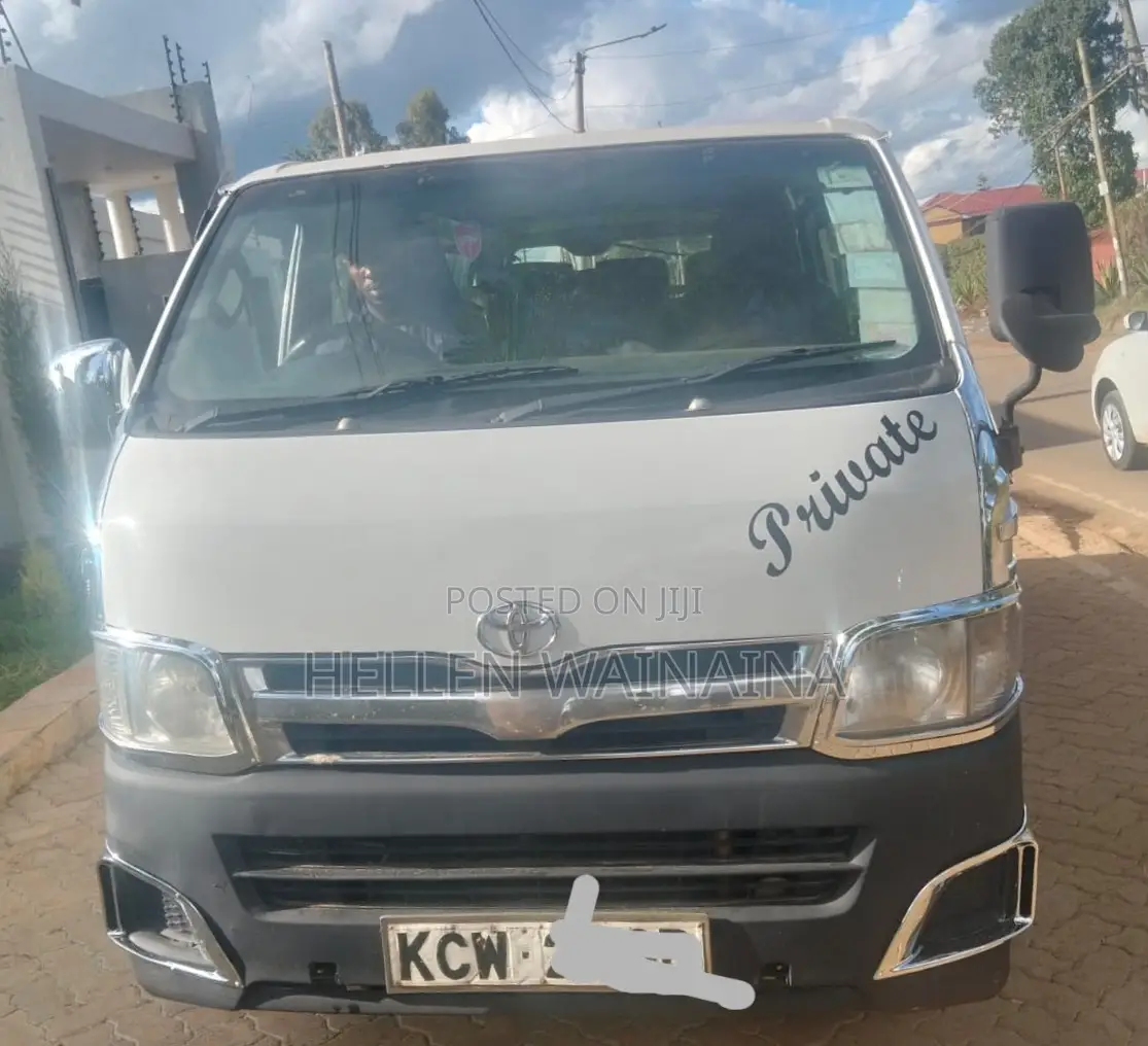 Toyota HiAce 2012 White