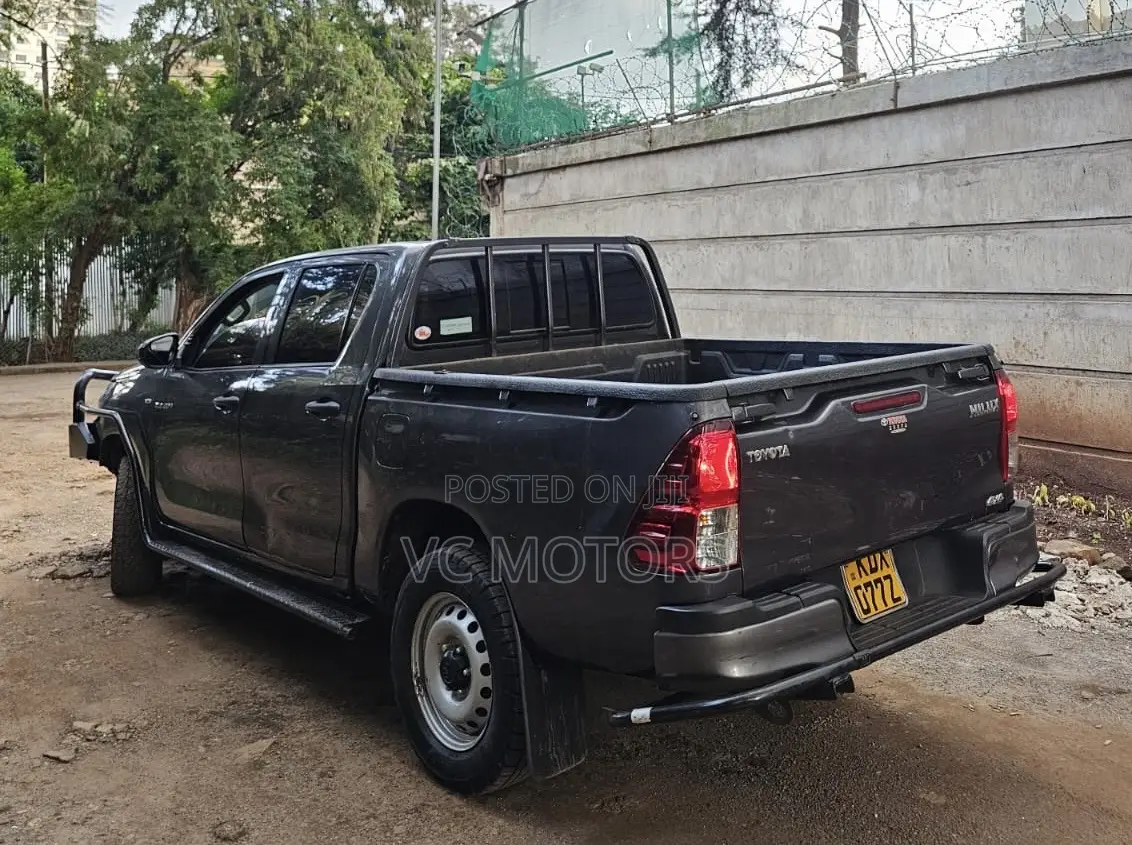Toyota Hilux Revo Double Cab Deisel 2.4 RWD 2021