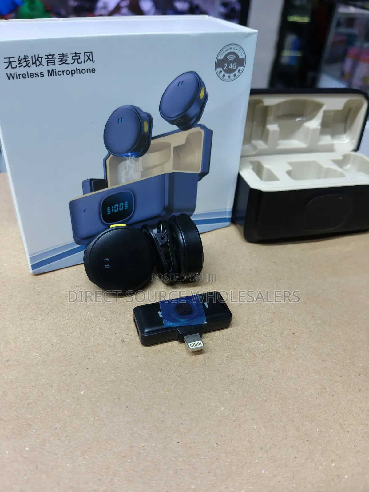 Clear Recording Microphone With a iPhone Port