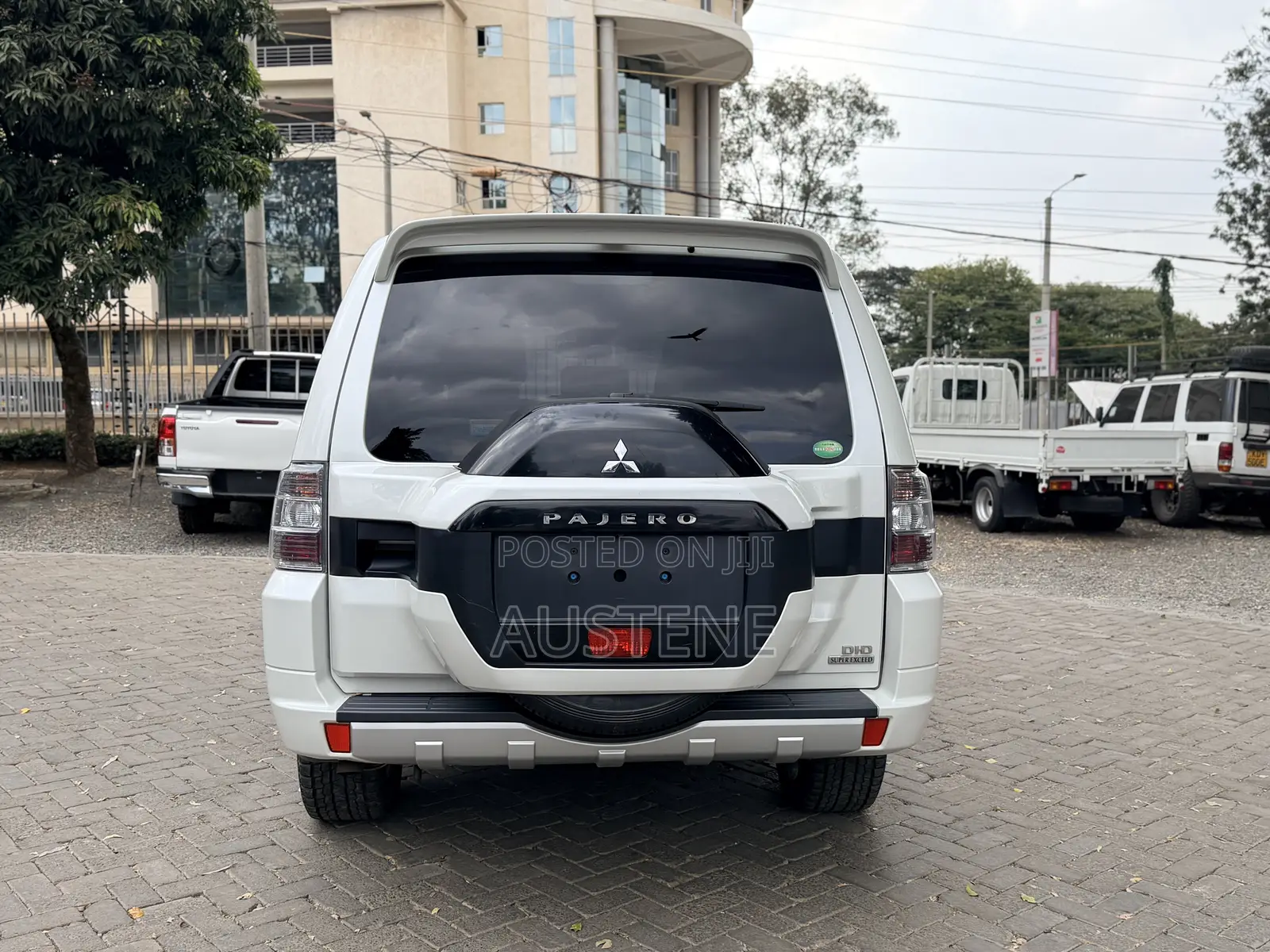 Mitsubishi Pajero 2019 White