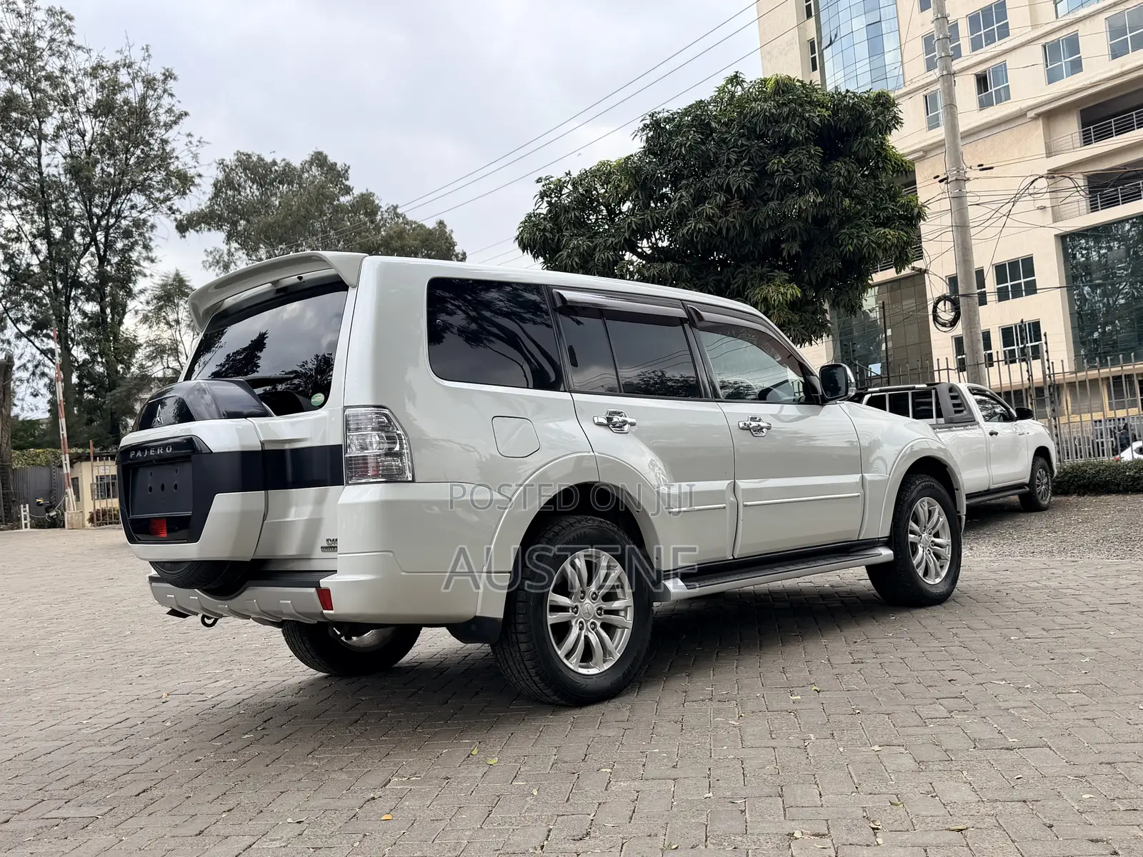Mitsubishi Pajero 2019 White
