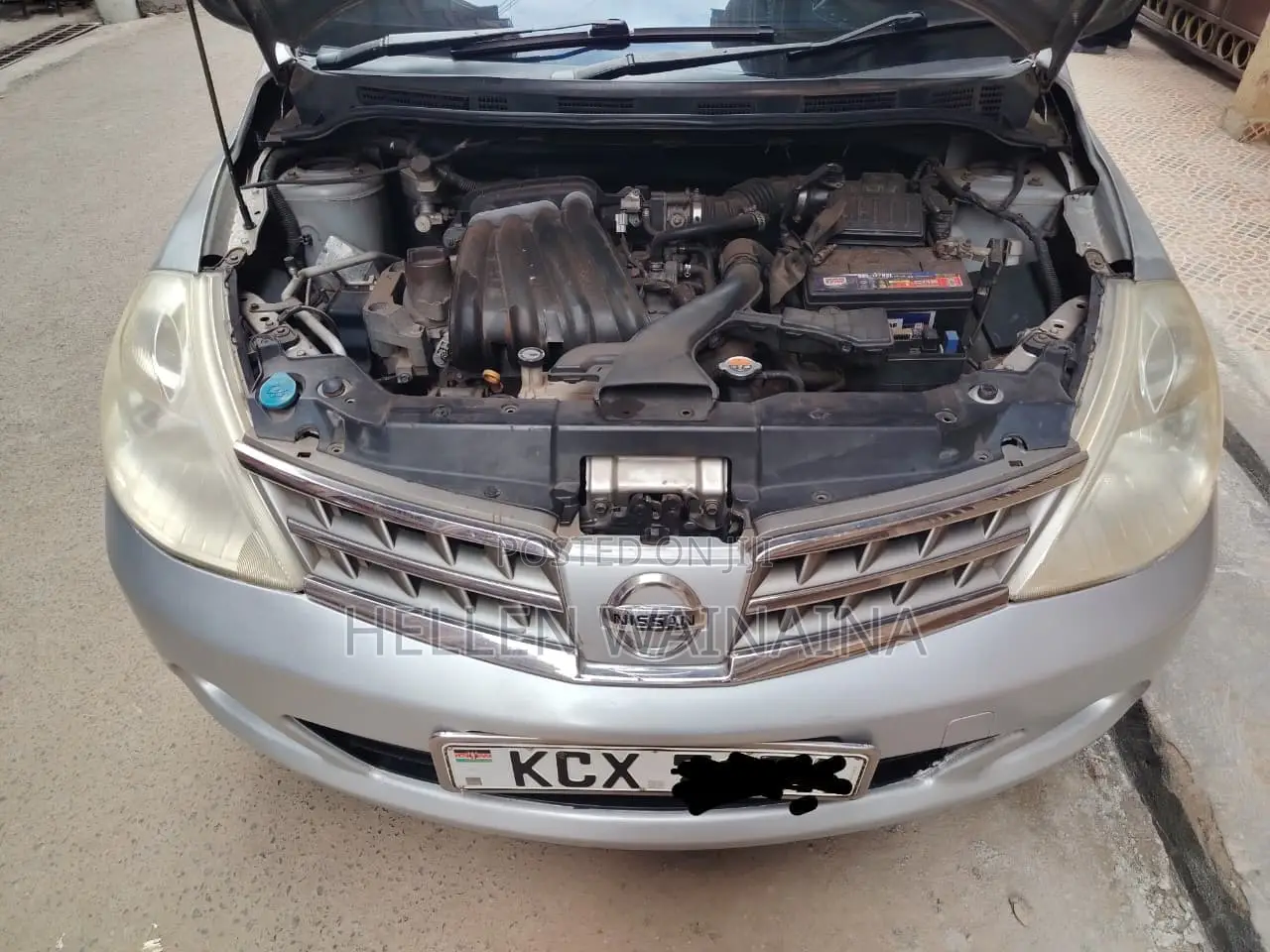 Nissan Tiida 2012 Silver