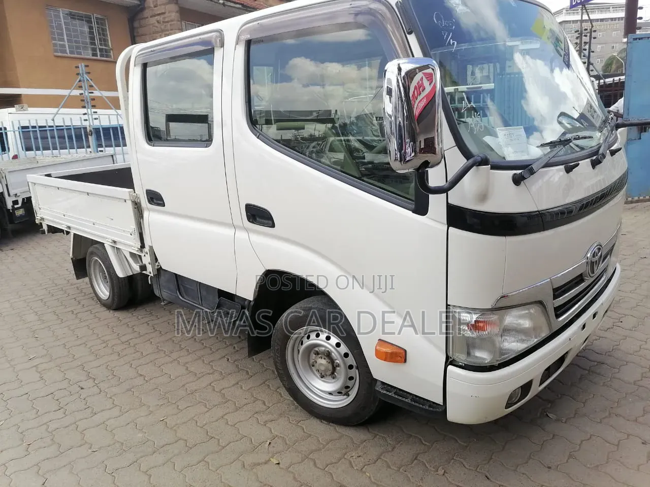 Selling Toyota Dyna