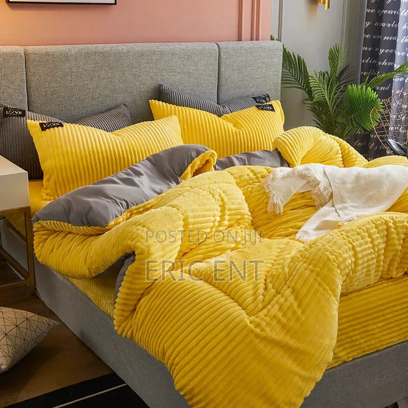 *Velvet Duvet* 
Size: 6x7
Pillowcases: 2pcs
Bedsheet: 1pc
Velvet Duvet