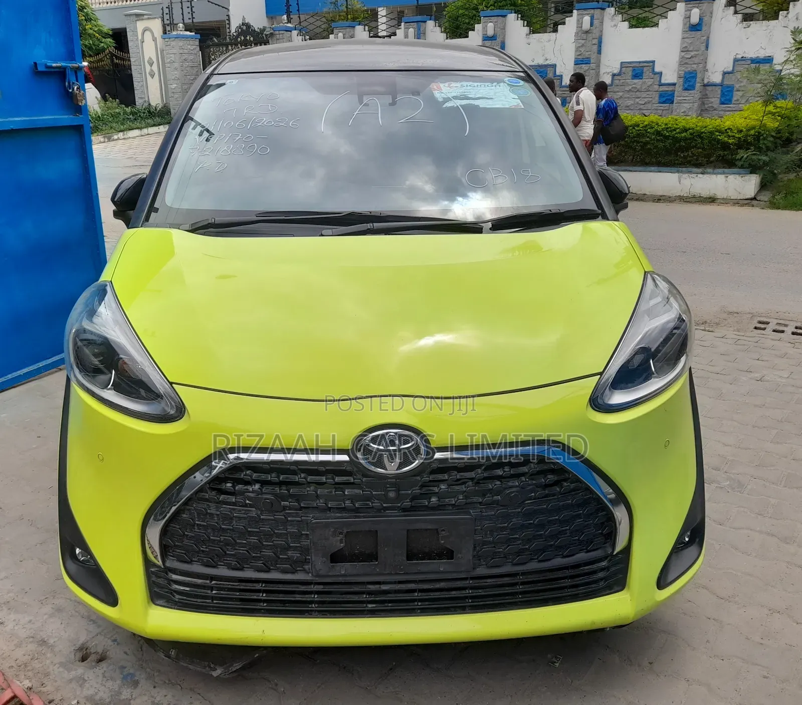 Toyota Sienta 2019 Yellow