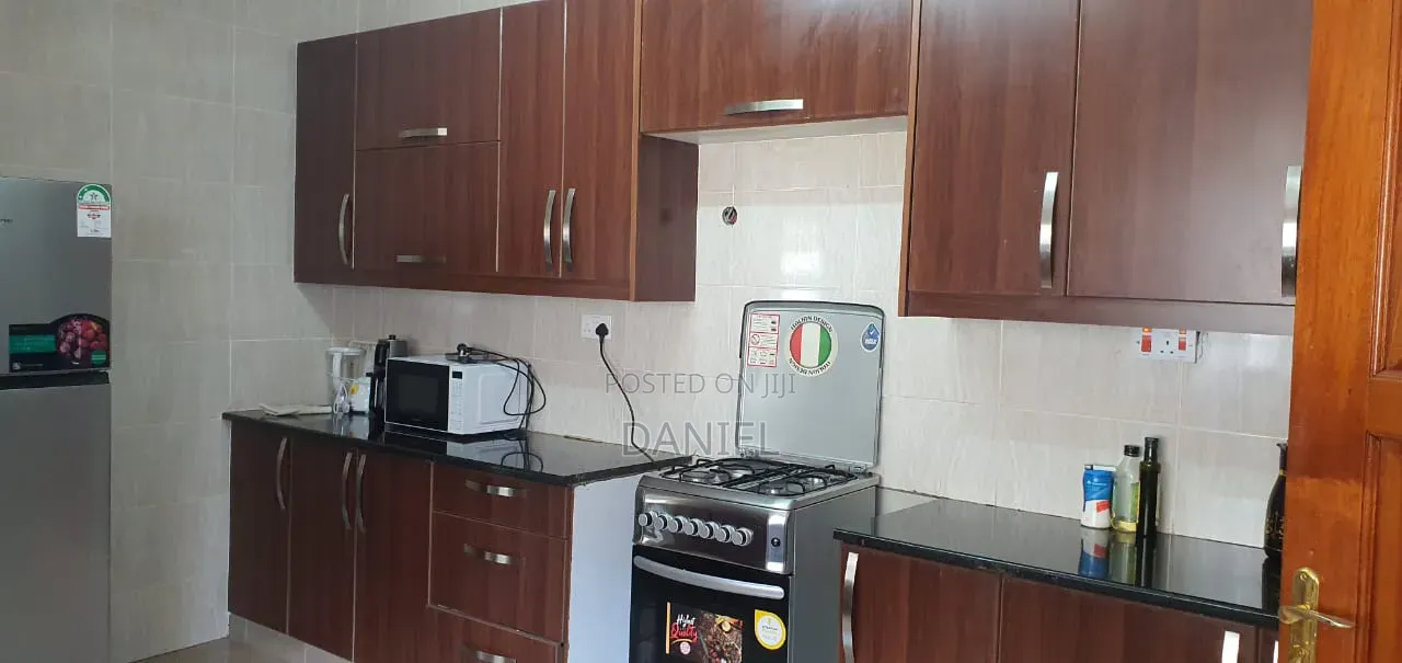 3bdrm Apartment in Mbaazi Avenue Road, Valley Arcade for sale