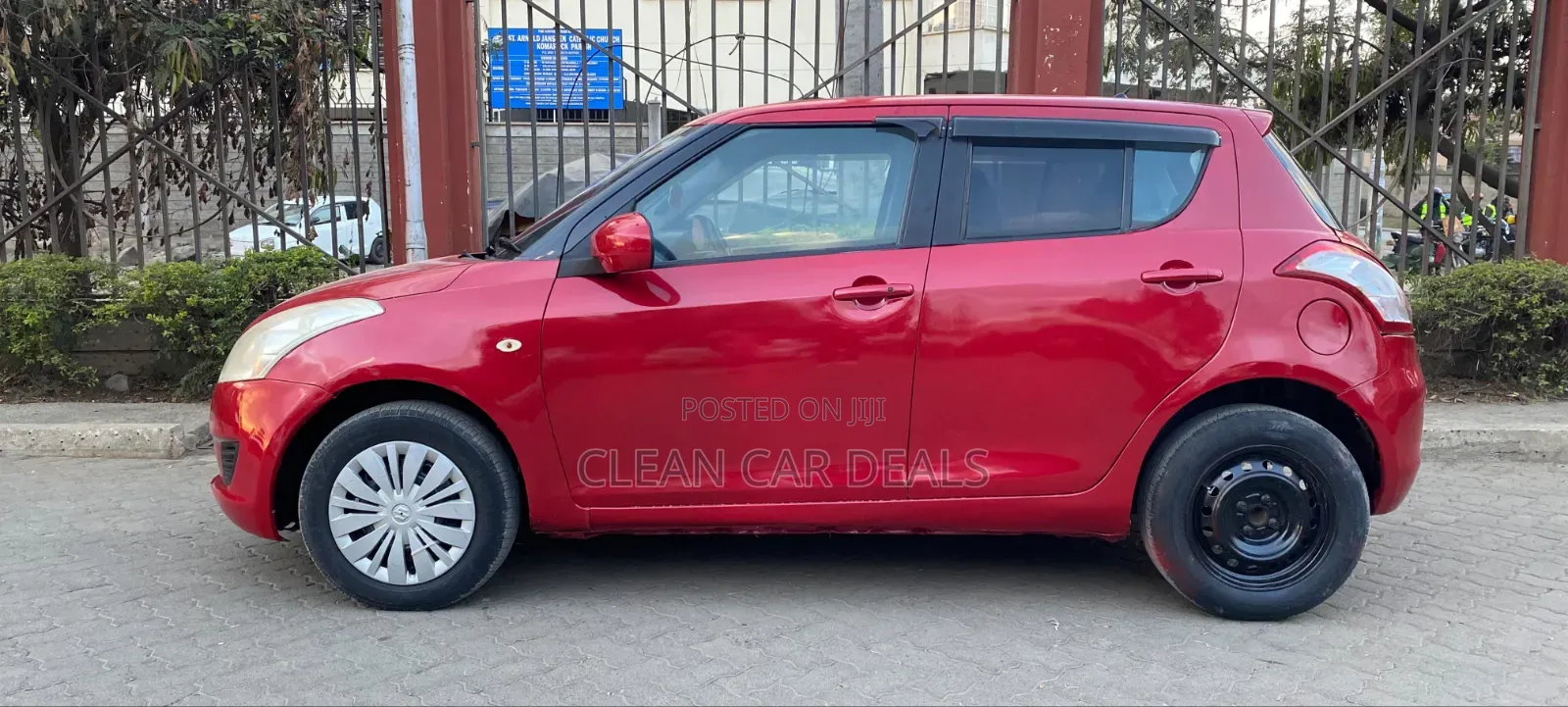 Suzuki Swift 2011 Red