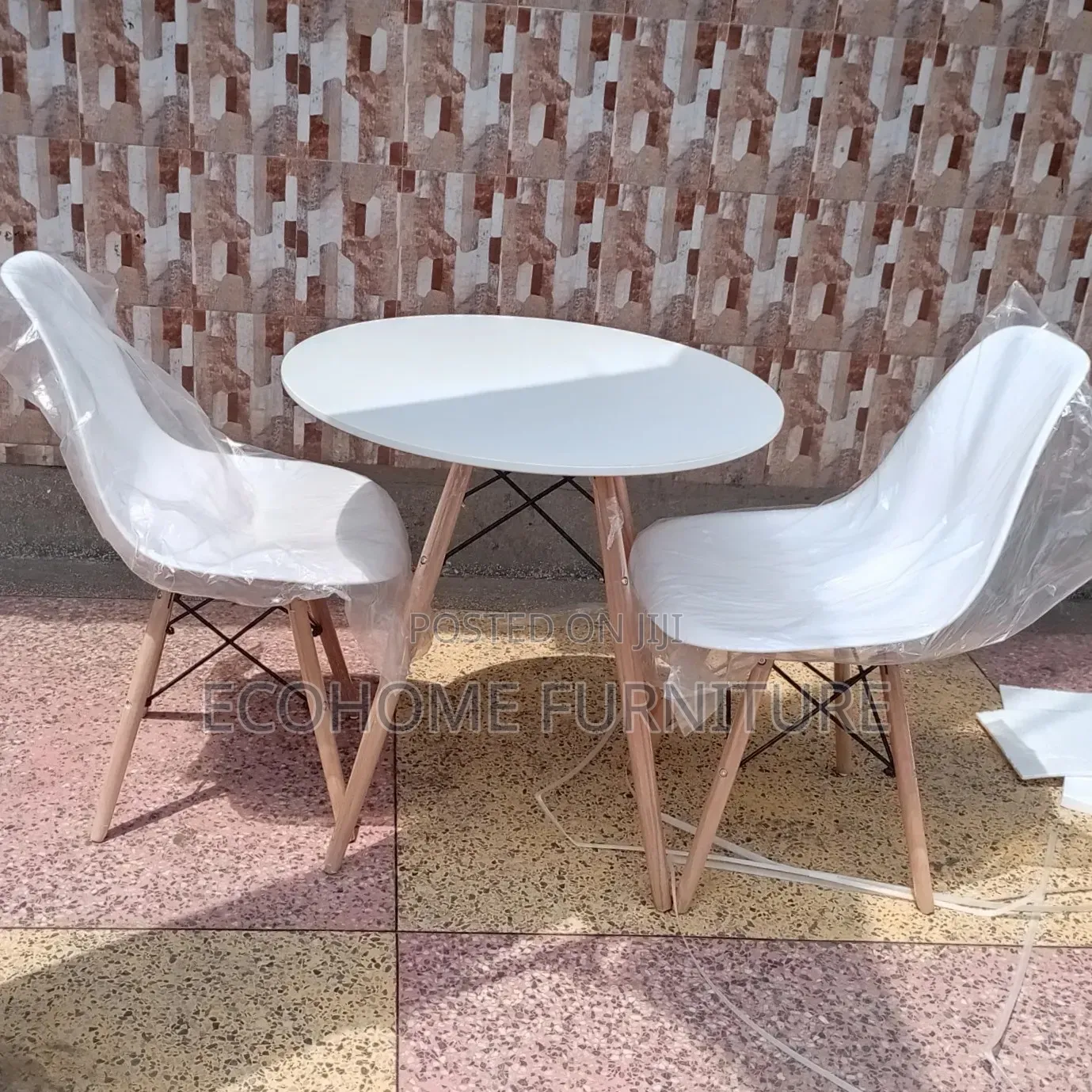Modern 3-Piece Round Dining Set – White Table With Scandinavian Chairs