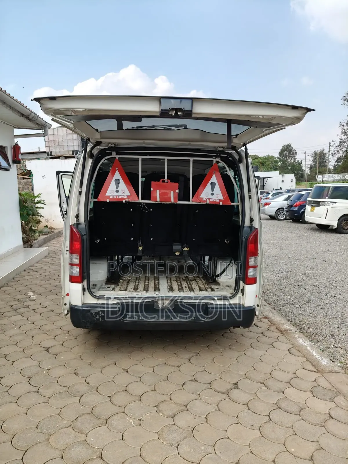 Toyota HiAce 2018 White