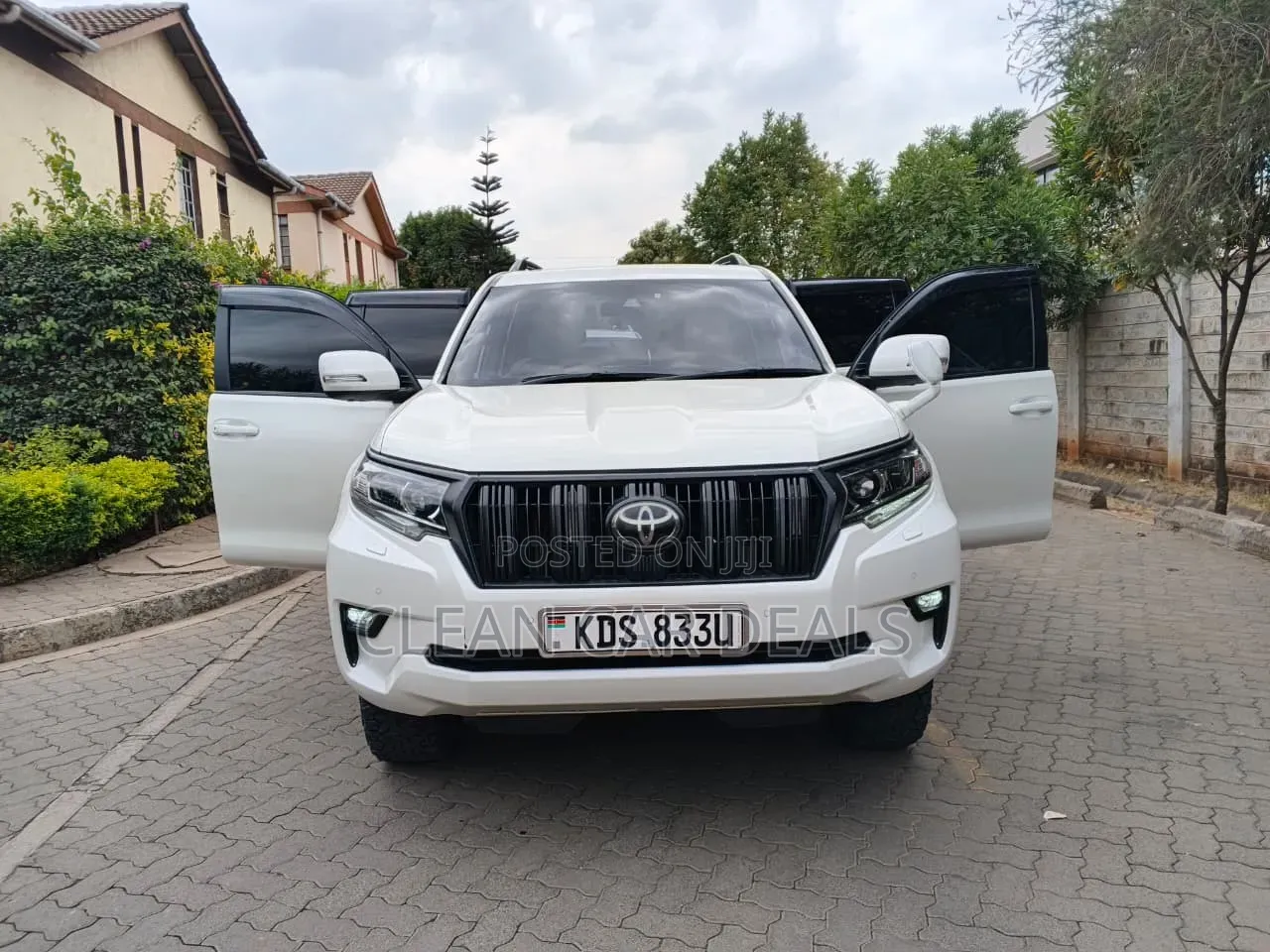 Toyota Land Cruiser Prado 2017 White
