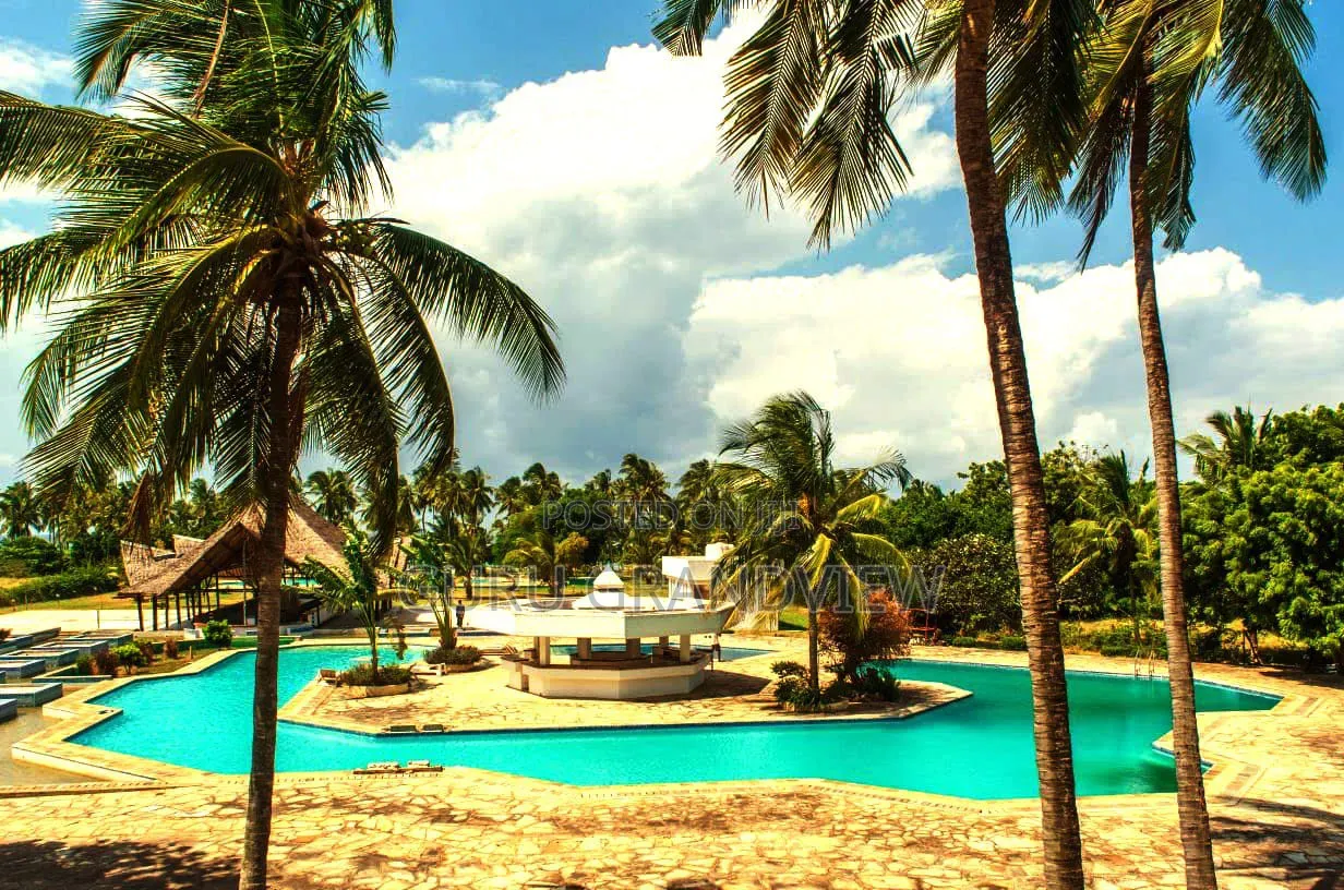 Diani Beachfront 1 Bedroom Pool Beach