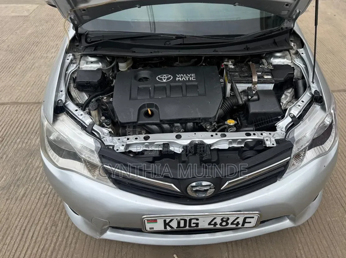 Toyota Corolla Fielder 2014 Silver