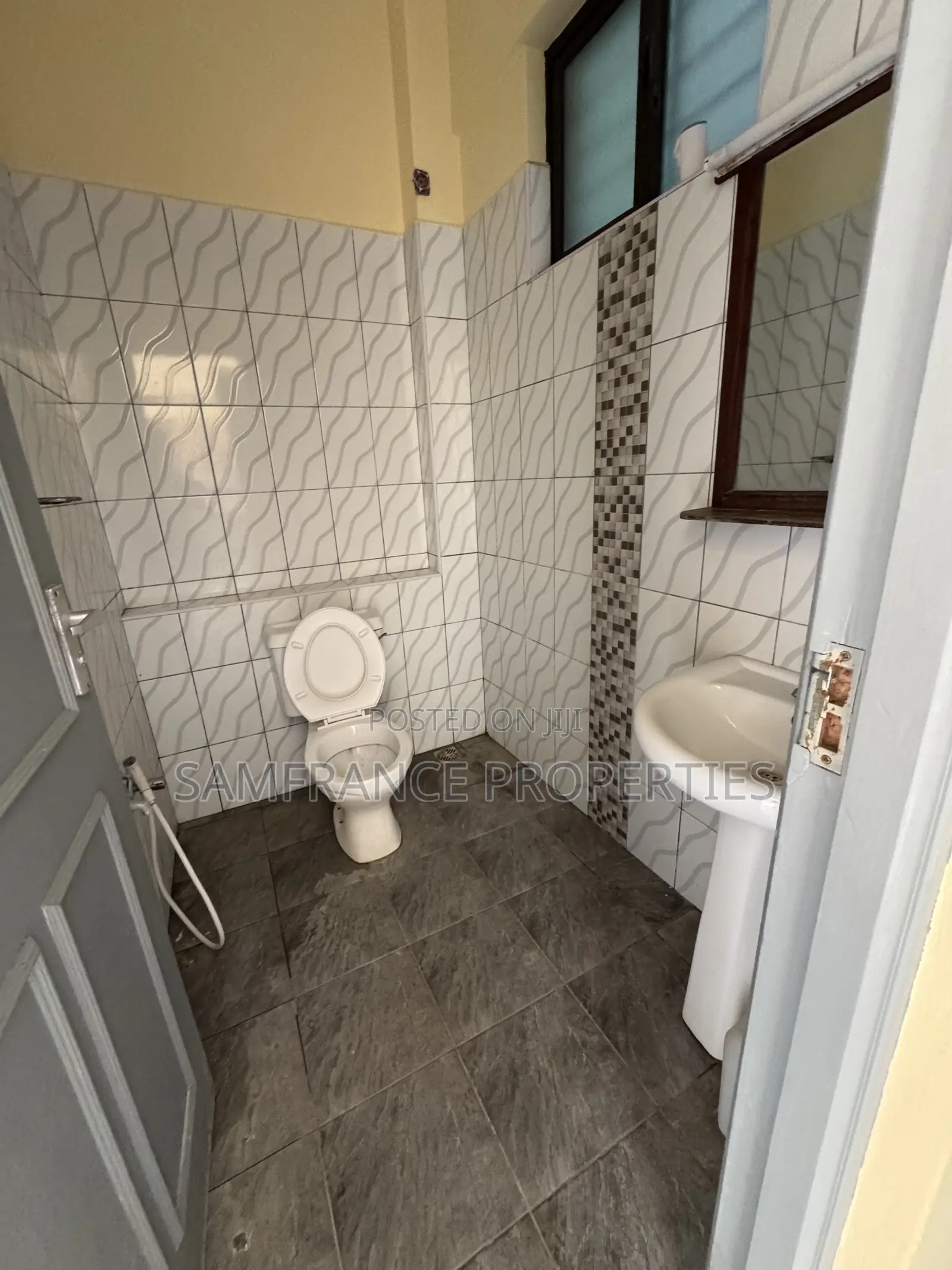 1bdrm Apartment in Jcc Road, Bamburi for rent