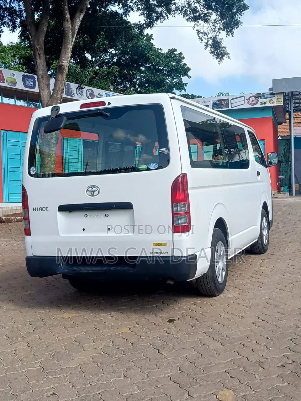 Toyota HiAce 2018 White