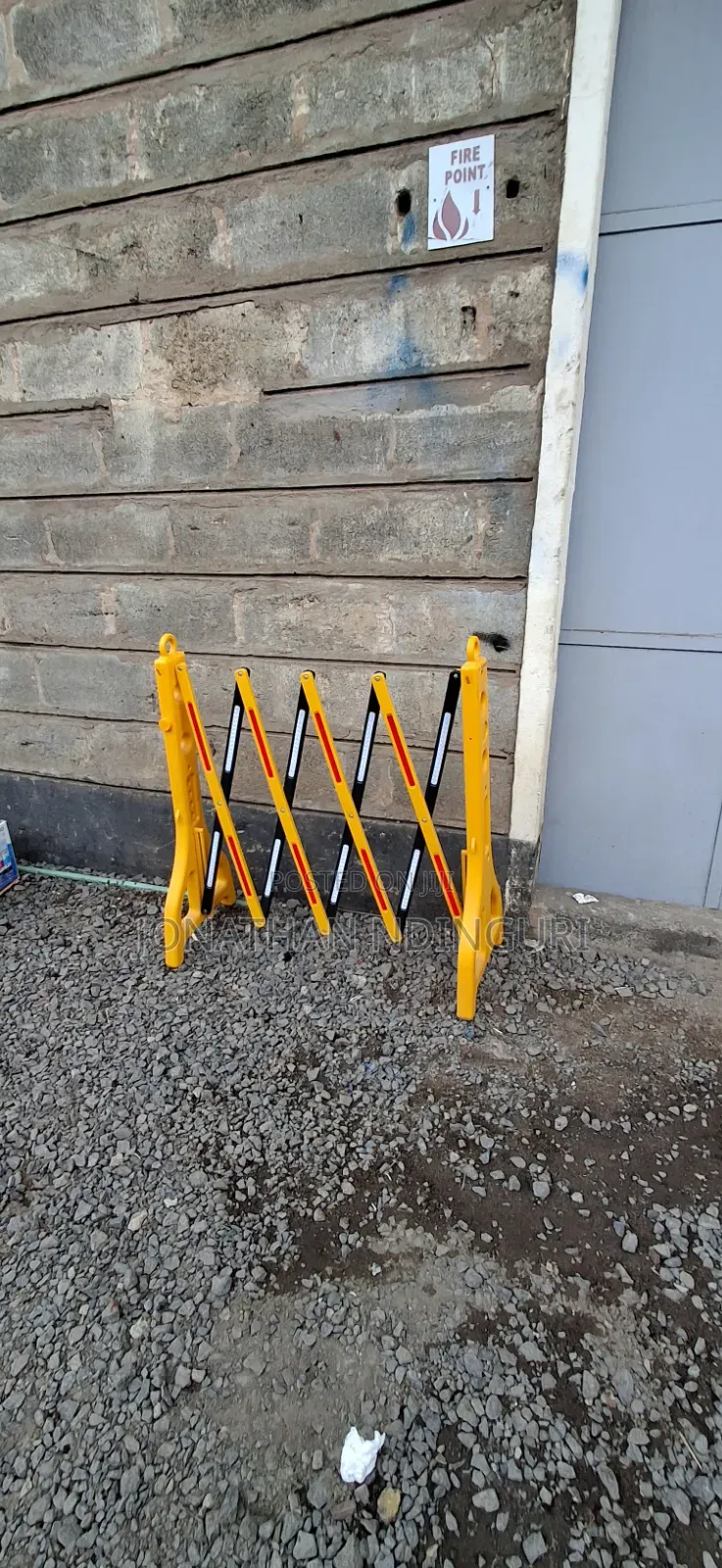 Expandable Safety Fence – High-Visibility Hazard Barrier