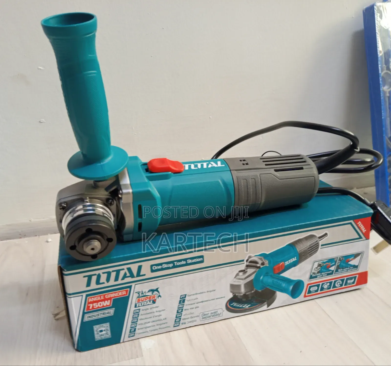 TOTAL 750W Industrial Angle Grinder – 115mm (41⁄2")