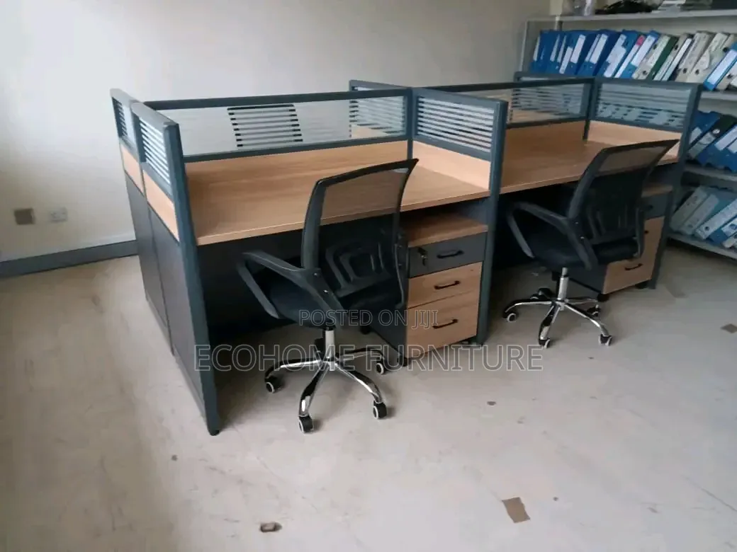 4-Seater Office Workstation With Privacy Partitions Mobile Pedestals