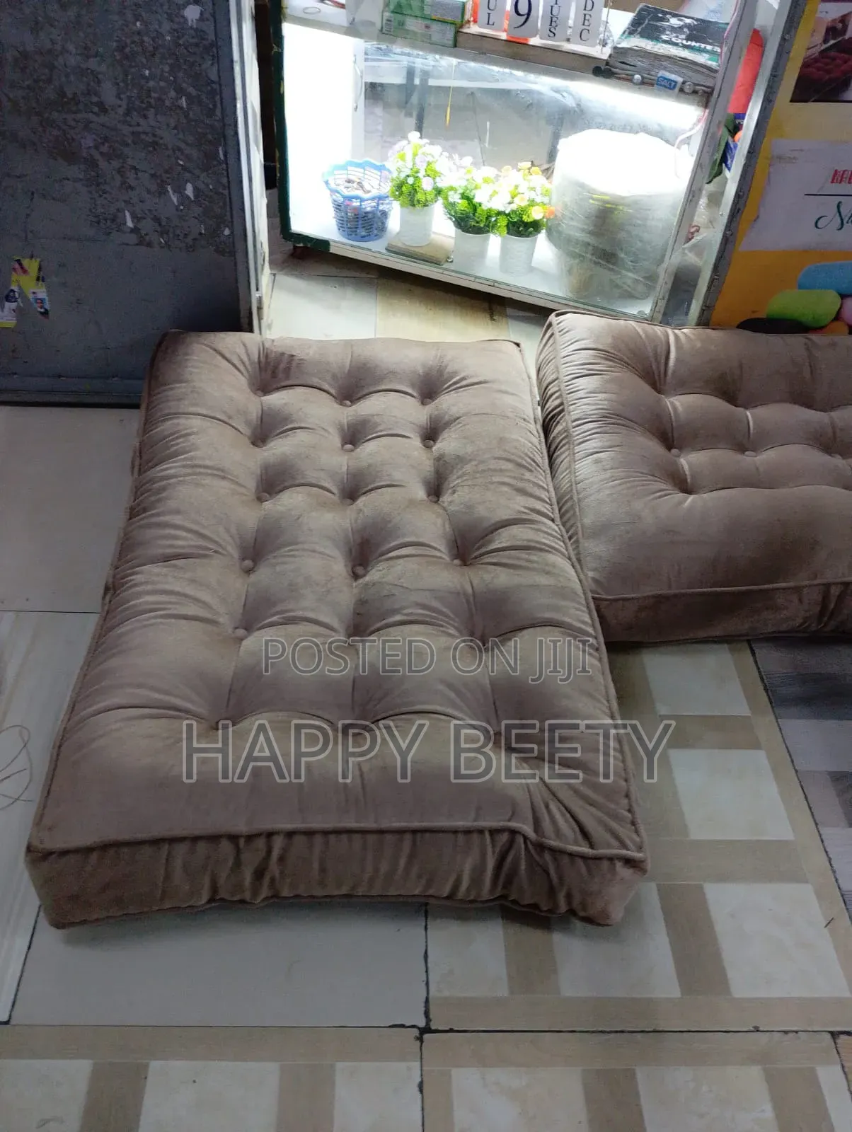 Beautiful Puffy Floor /Pallet Cushiond