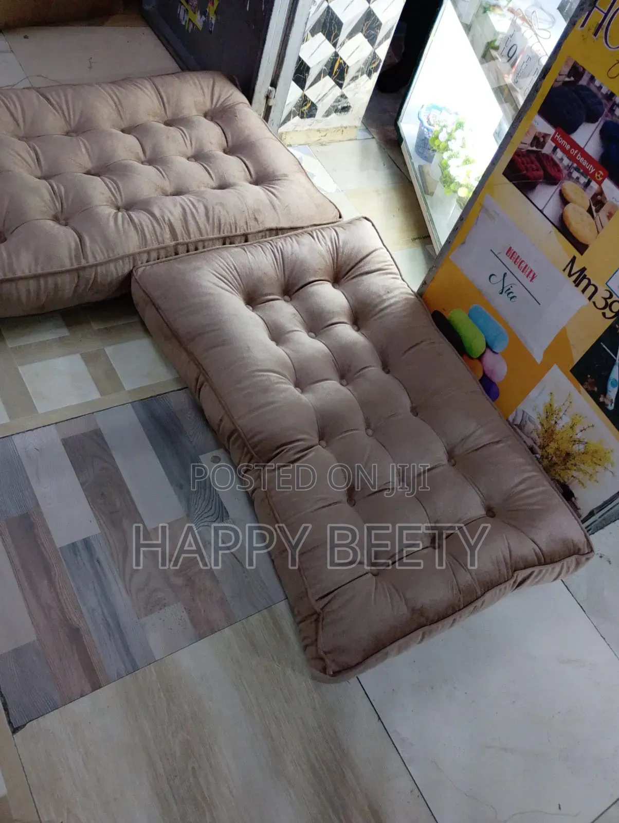 Beautiful Puffy Floor /Pallet Cushiond