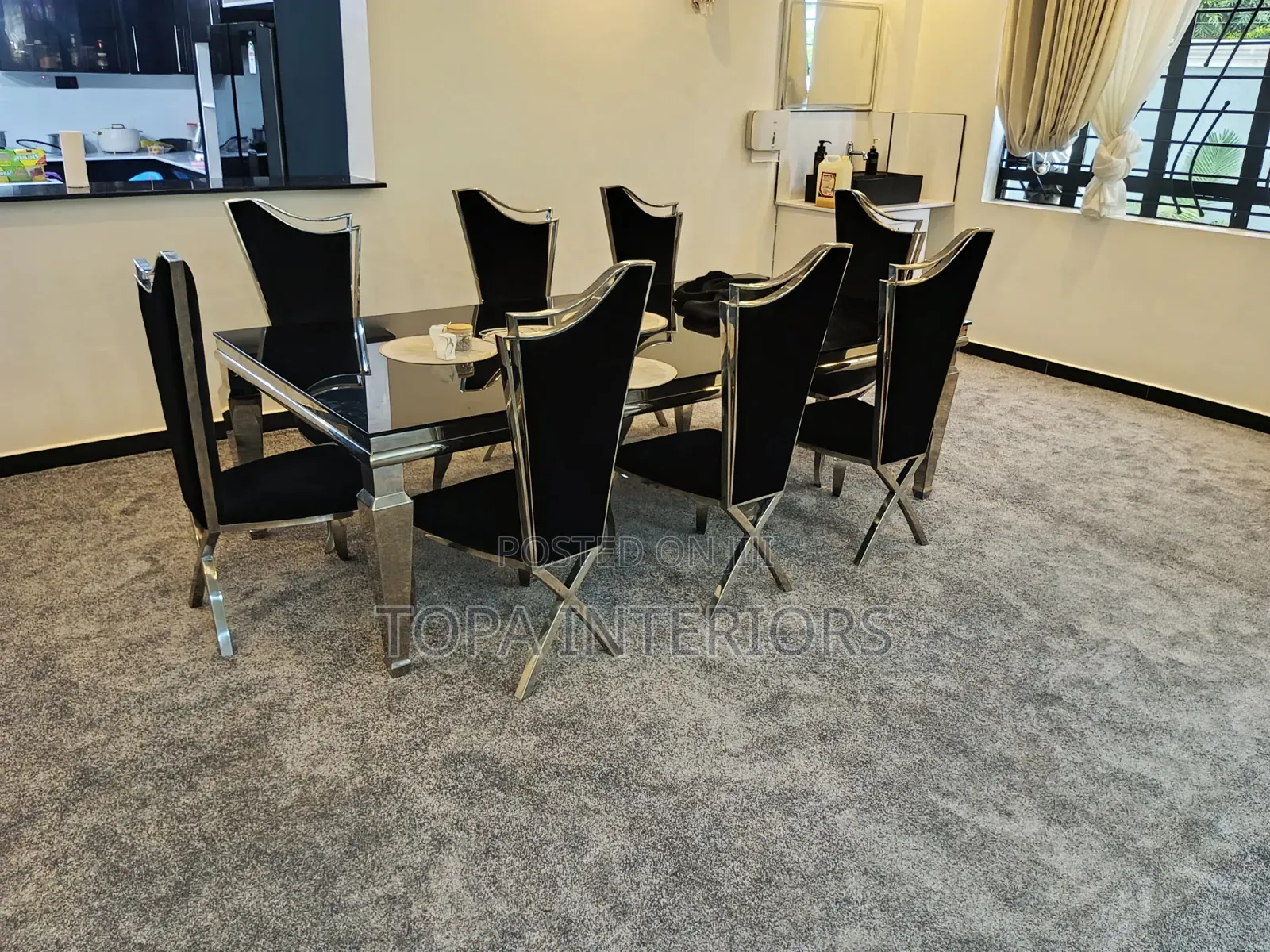 Warm Fluffy Dining Room Floor Wall to Wall Carpets Installation